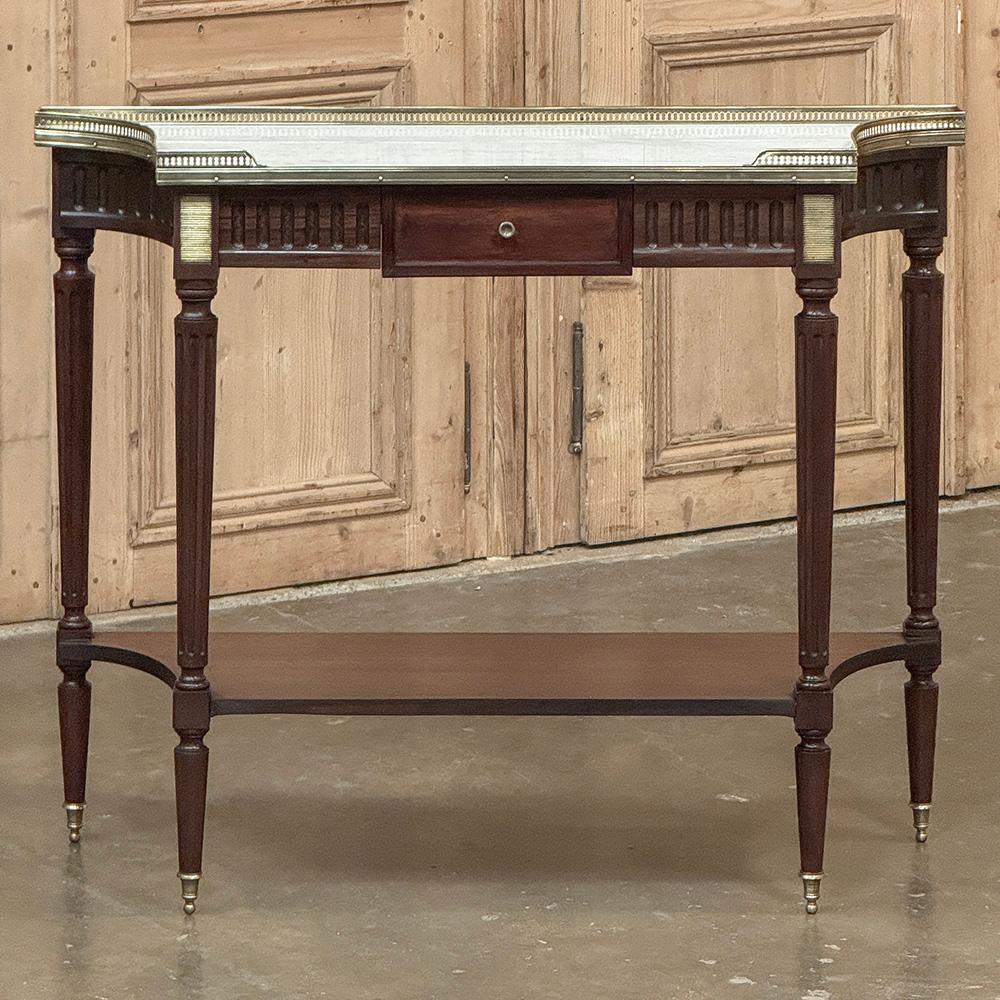 Antique French Directoire Consola Neoclásica de Caoba con Mármol de Carrara Francés en venta
