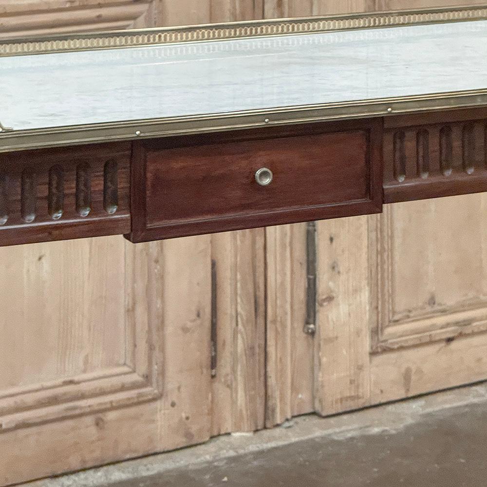 Antique French Directoire Consola Neoclásica de Caoba con Mármol de Carrara en Bueno estado para la venta en Dallas, TX