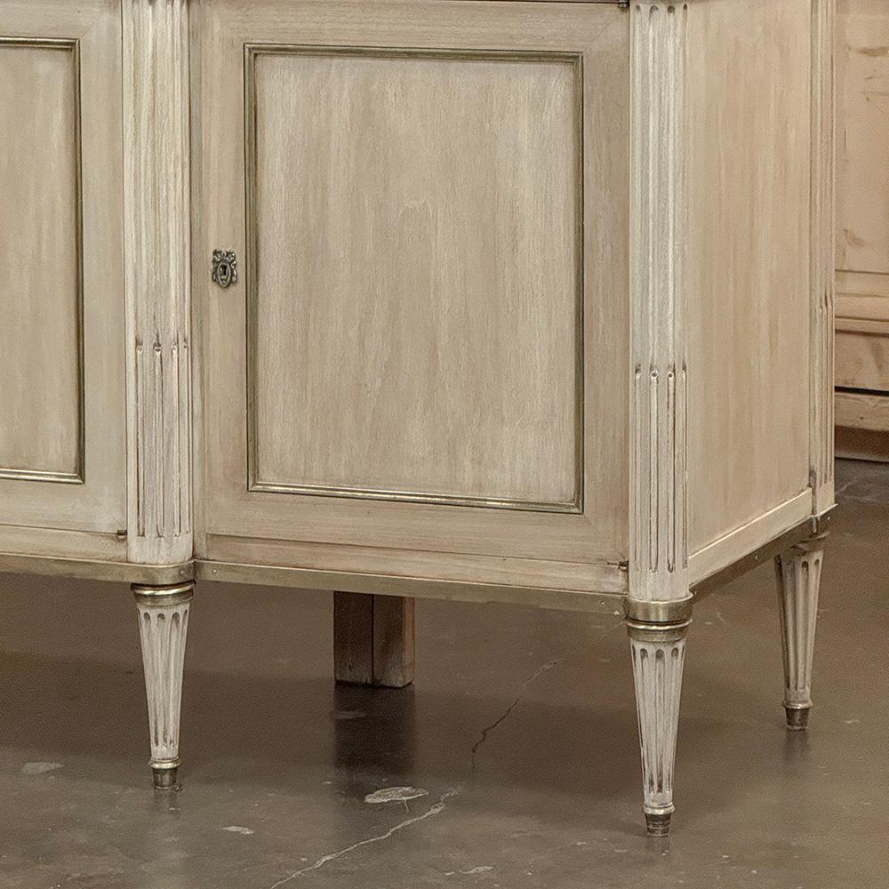 Antique French Directoire Buffet rayado con tapa de mármol de Carrara Latón en venta