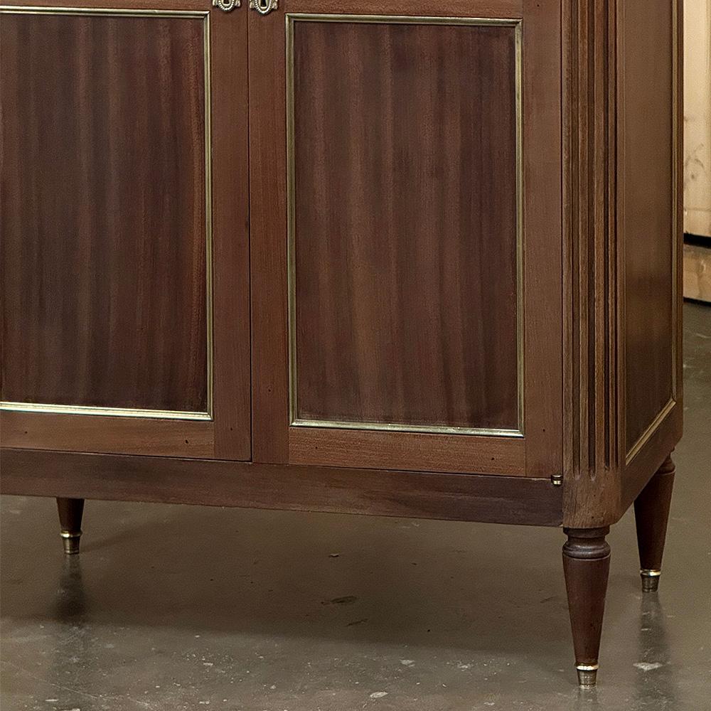 Antiguo Armario de Caoba Estilo Directoire Francés con Mármol de Carrara en venta 3