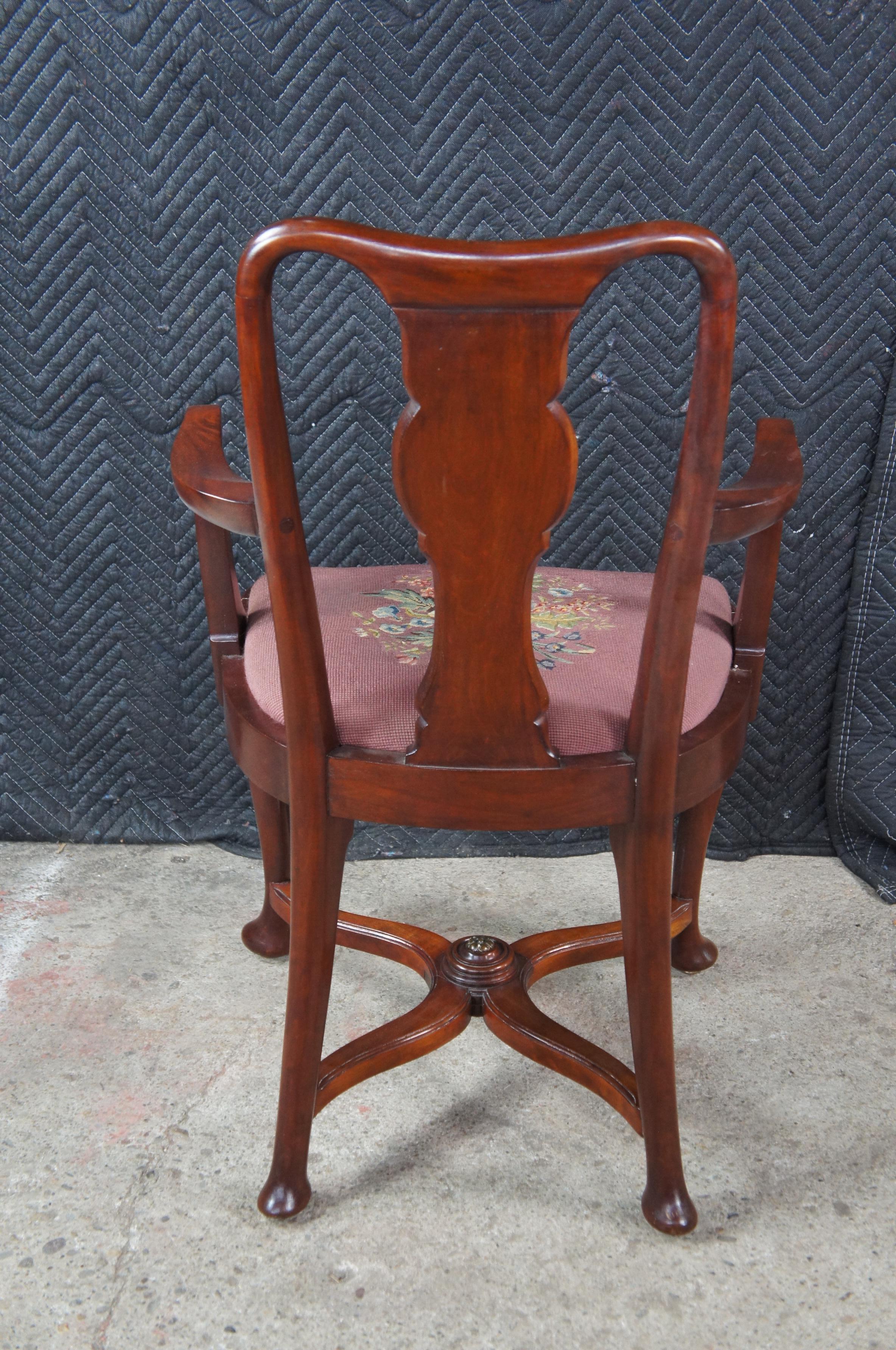 Antique French Directoire Style Mahogany Dining Arm Desk Chair Seduta a punto d'ago in vendita 4