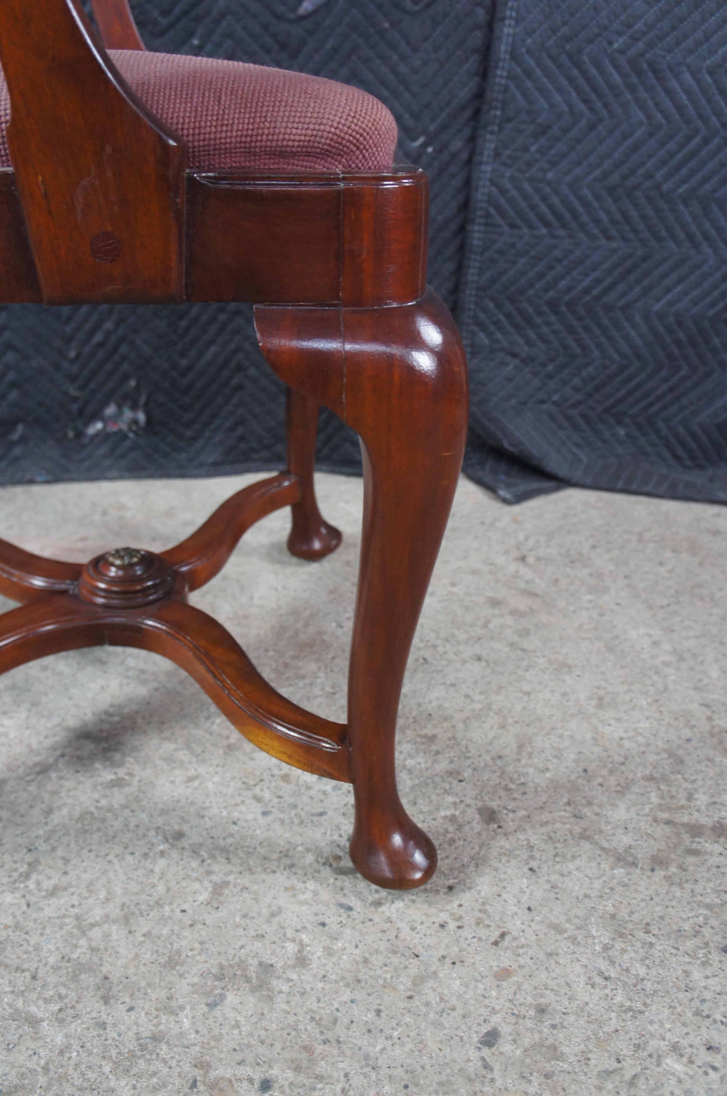Antique French Directoire Style Mahogany Dining Arm Desk Chair Seduta a punto d'ago in vendita 6