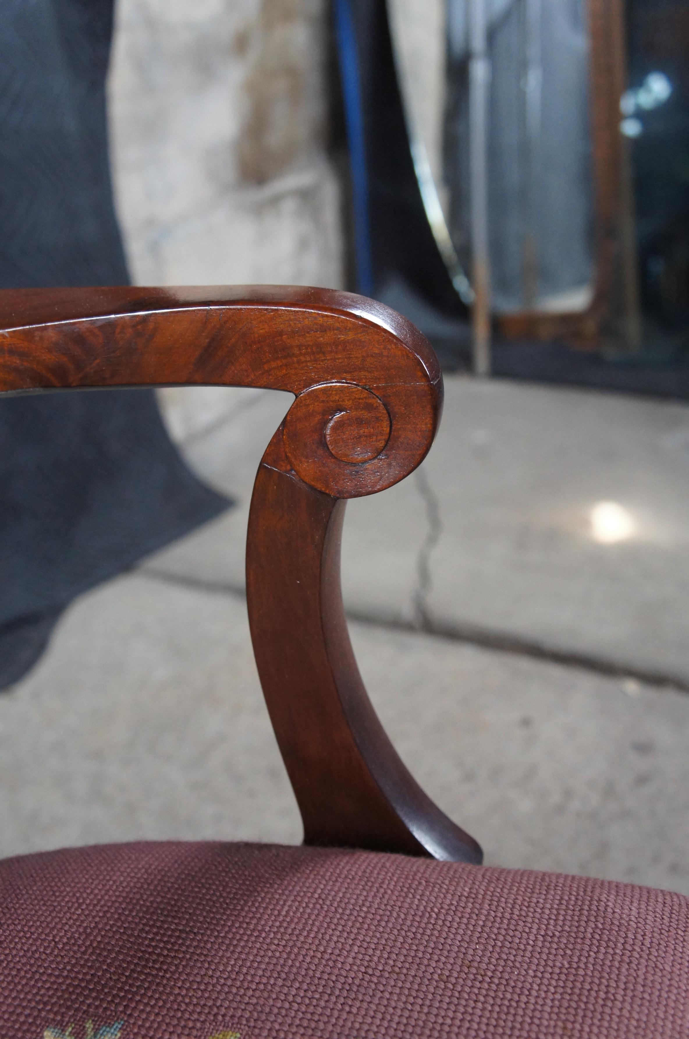 Antique French Directoire Style Mahogany Dining Arm Desk Chair Seduta a punto d'ago in vendita 8