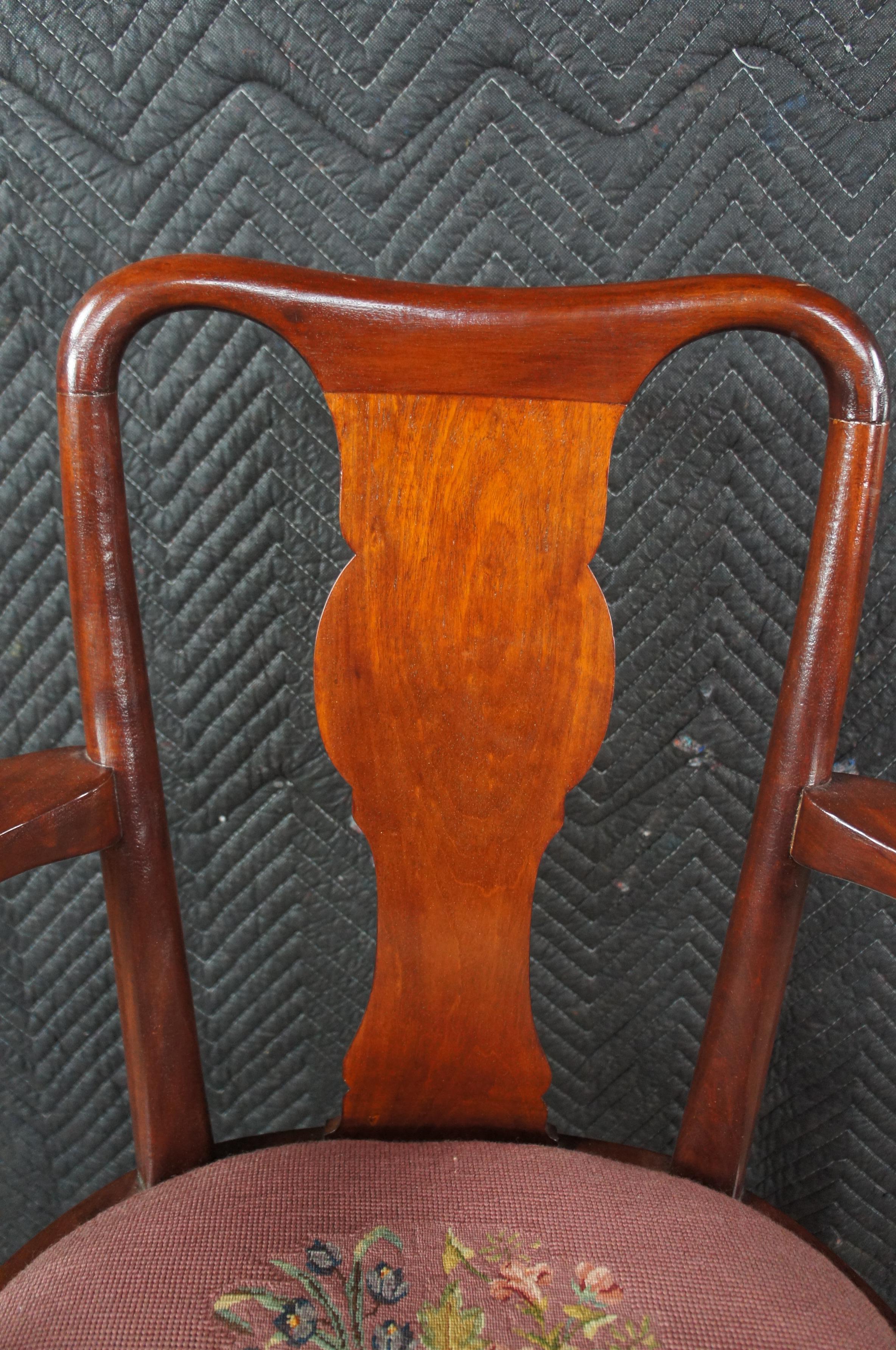 Antique French Directoire Style Mahogany Dining Arm Desk Chair Seduta a punto d'ago in vendita 1