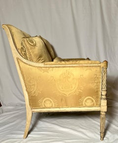 Fauteuil Marquise peint de style Directoire, Circa 1870.