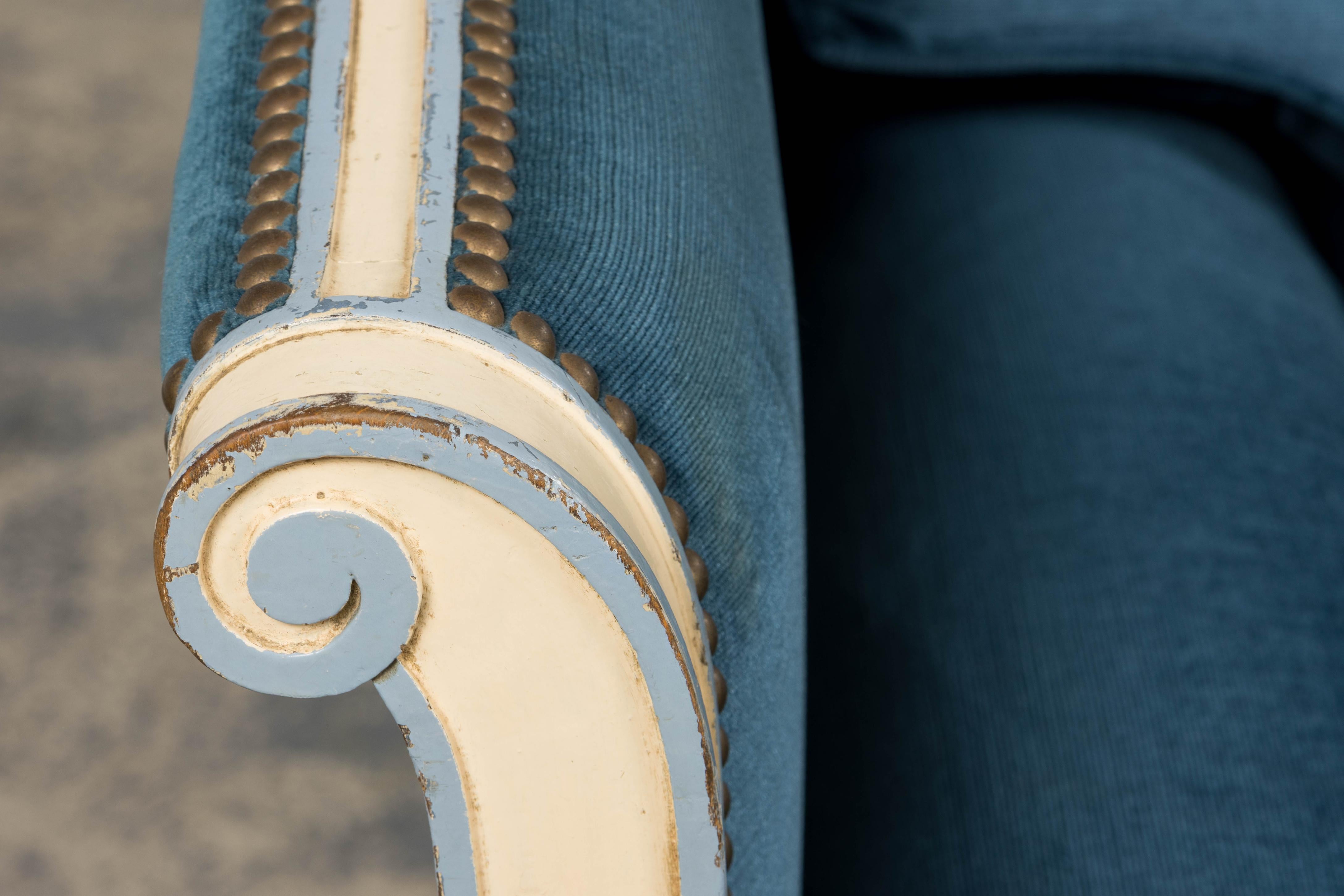 Antique French Style Directoire Sofá pintado en terciopelo azul Directorio en venta