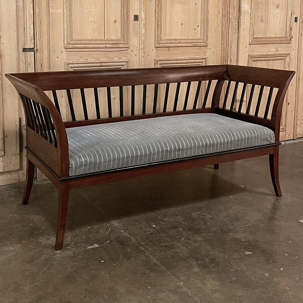 Antique French Directoire Style Settee ~ Canape In Good Condition For Sale In Dallas, TX