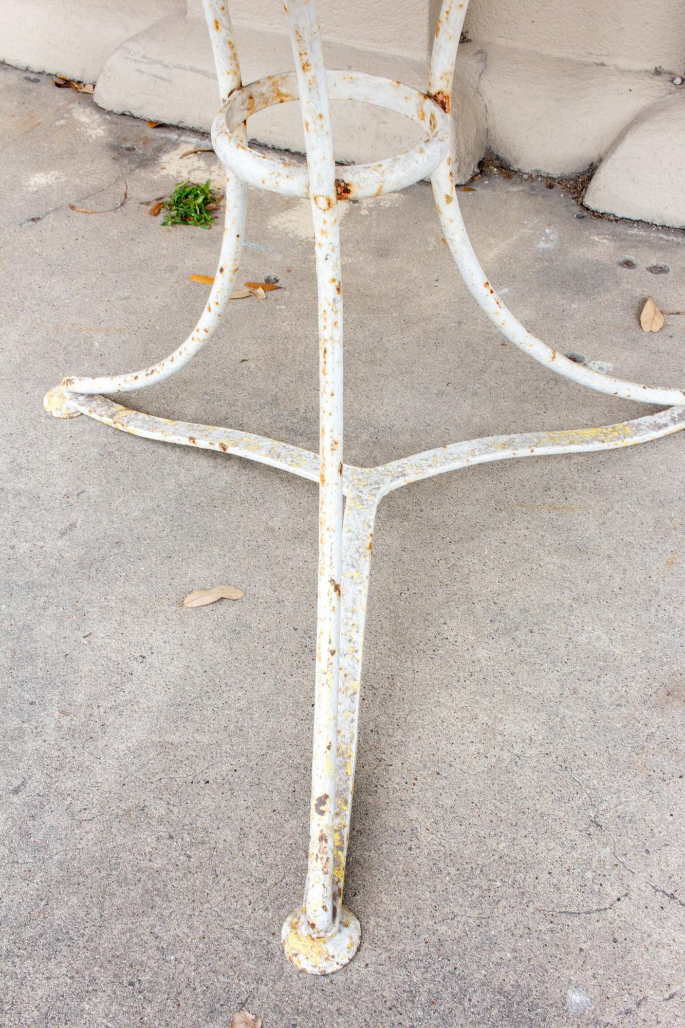 Antique French Distressed Iron and Painted Wood Garden Bistro Table In Distressed Condition In Houston, TX