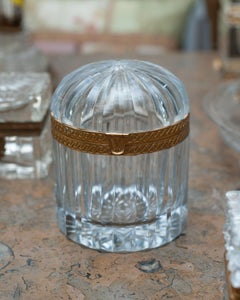 Antique French con cristallo a cupola e montatura in bronzo