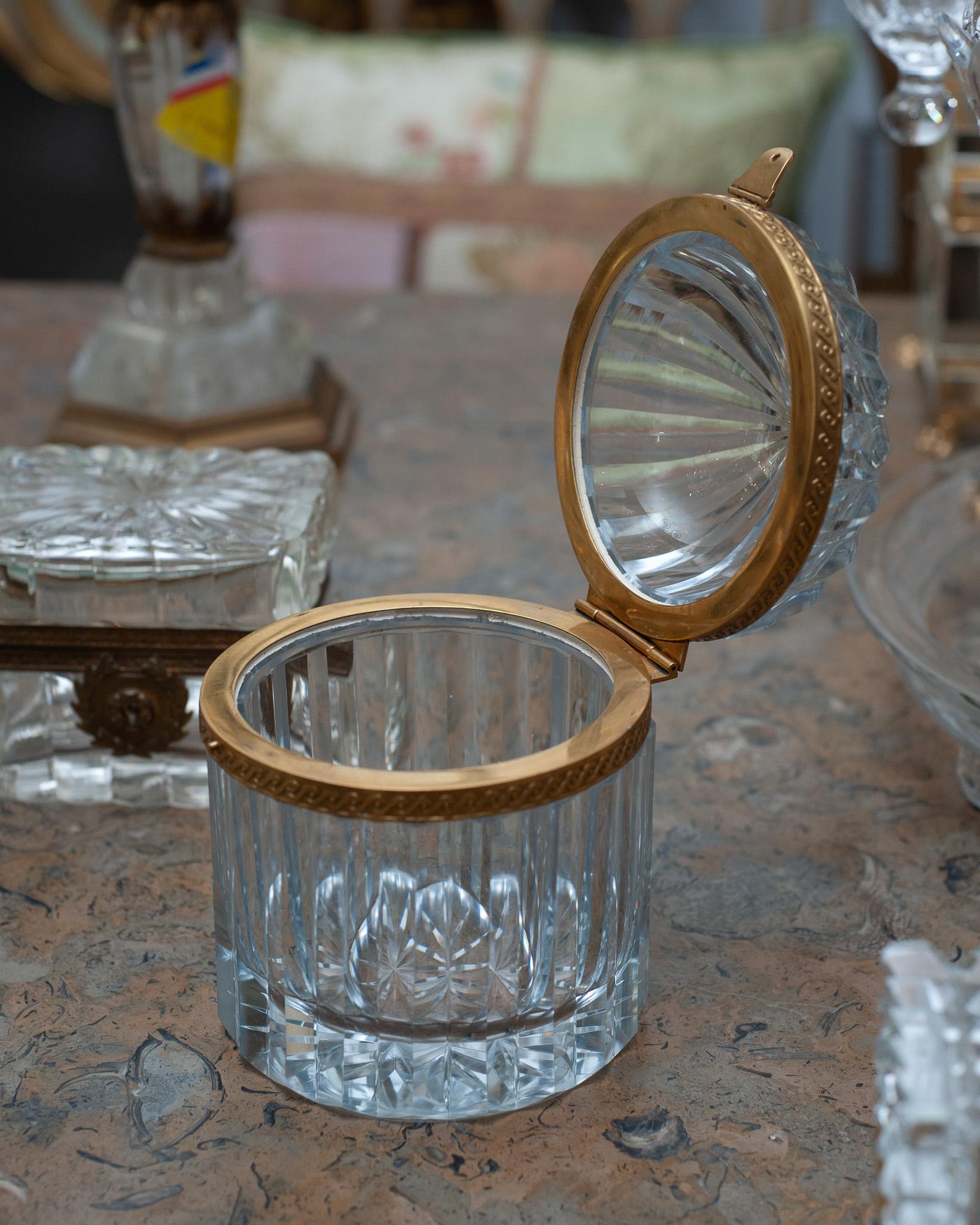Bonce de Cristal Abovedado Antique French con Montura de Bronce siglo XX en venta