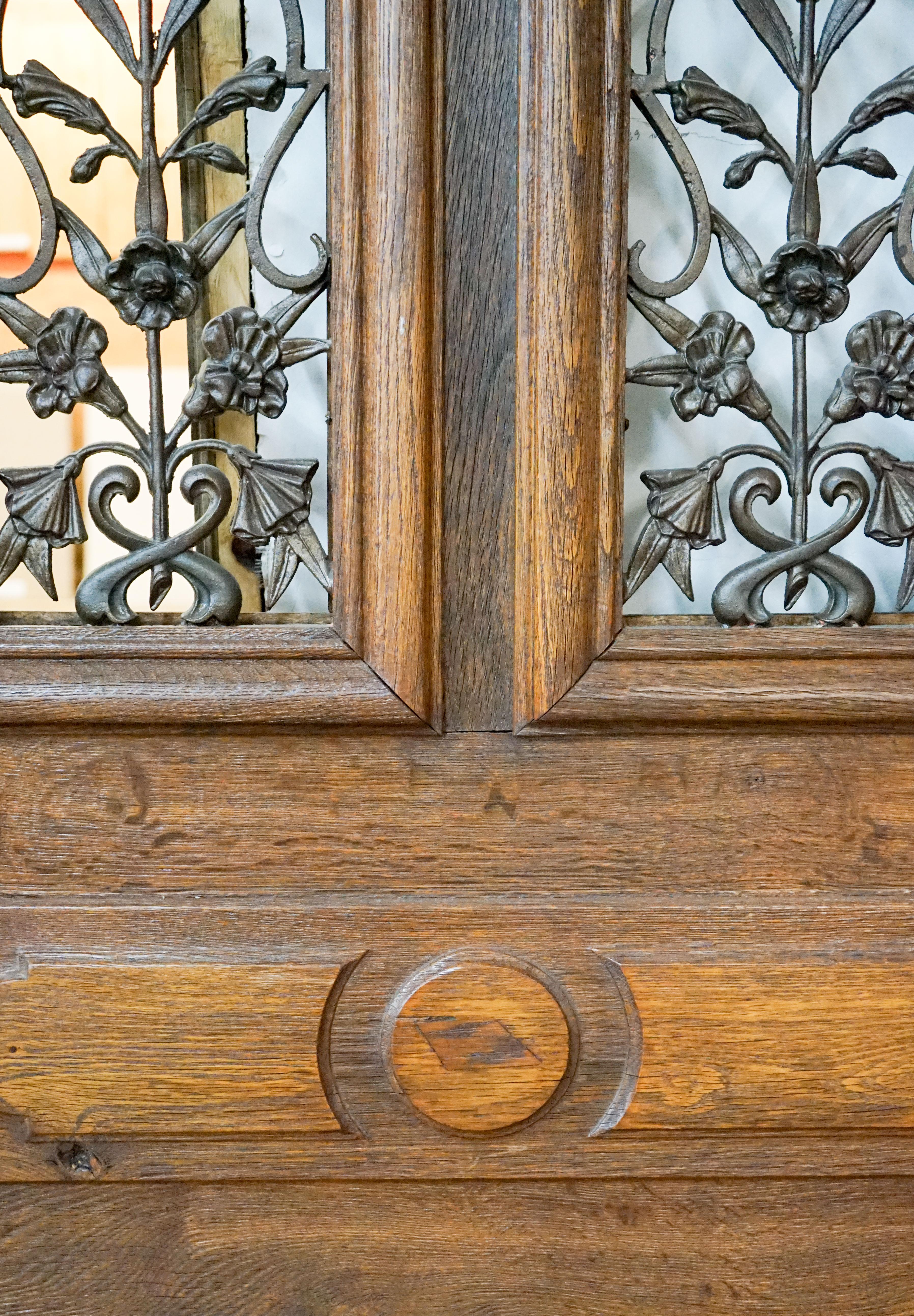 Oak door with iron work from the Loire Valley, France, circa 1870. Ready for install with keys.

Measurements: 39