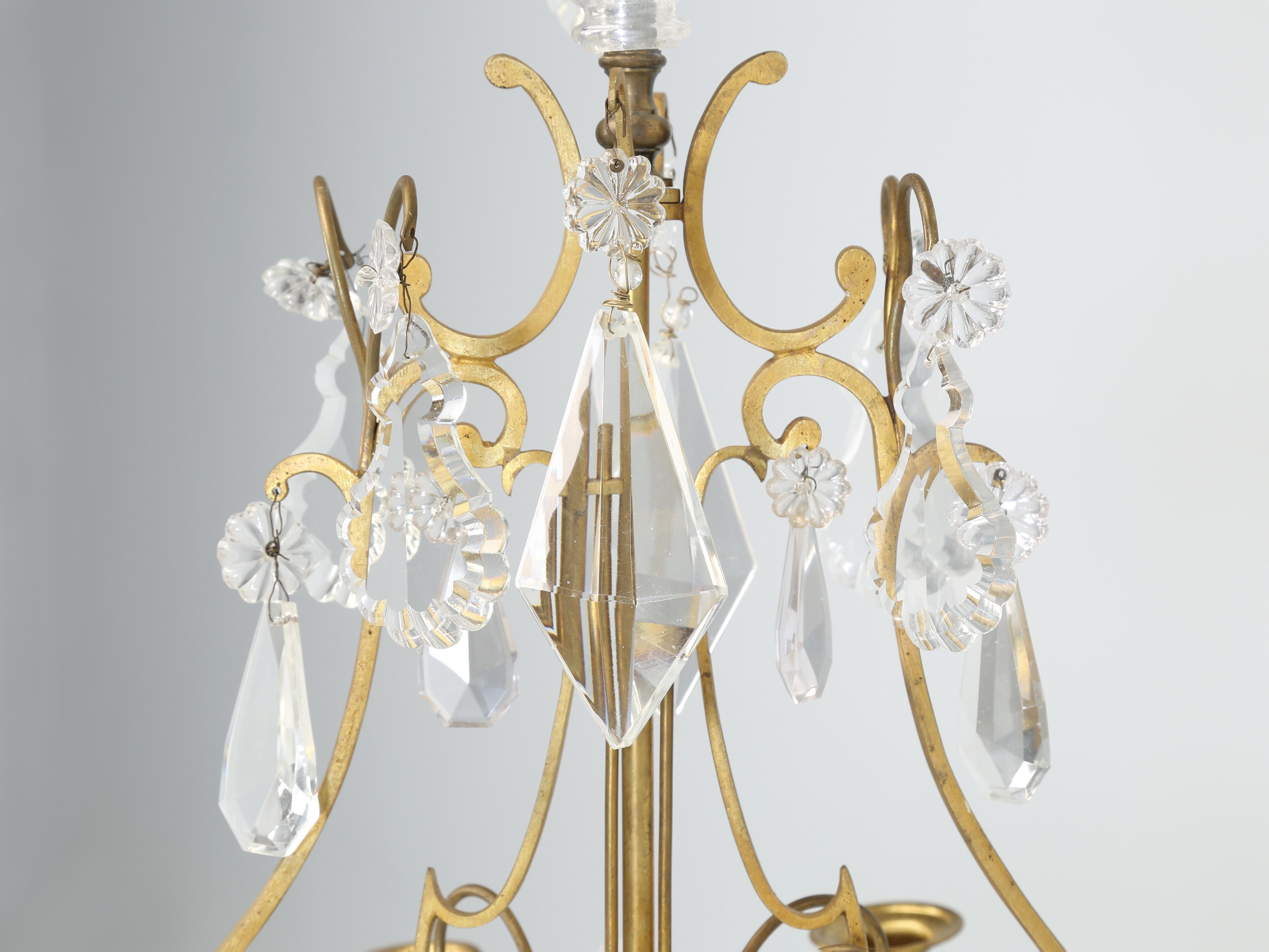 Antike Französisch Doré Bronze Exquisite Kronleuchter für Kerzen eingerichtet Mitte 1800's  (Vergoldet) im Angebot