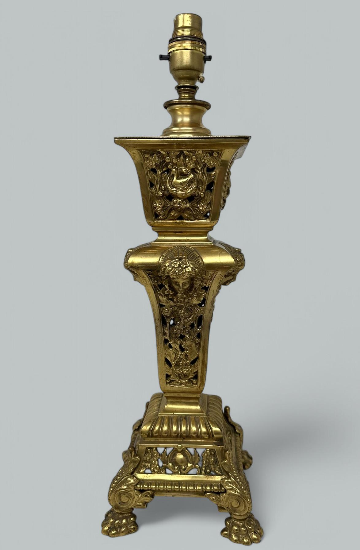 Lampe à poser électrique ancienne en bronze doré, néoclassique et doré à l'or fin en vente 1