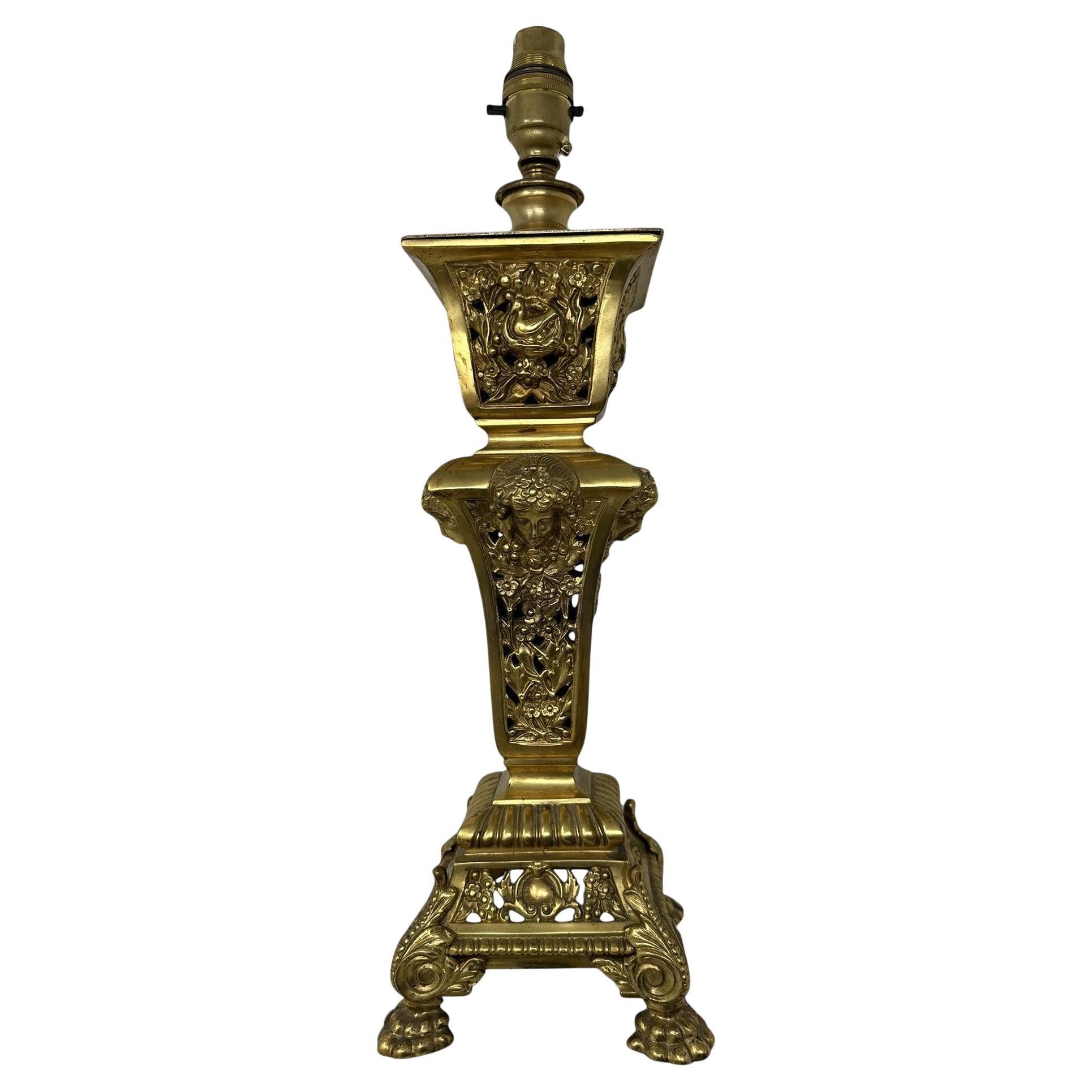 Antique French Doré Bronze Neoclassico Ormolu Gilt Lampada da tavolo elettrica