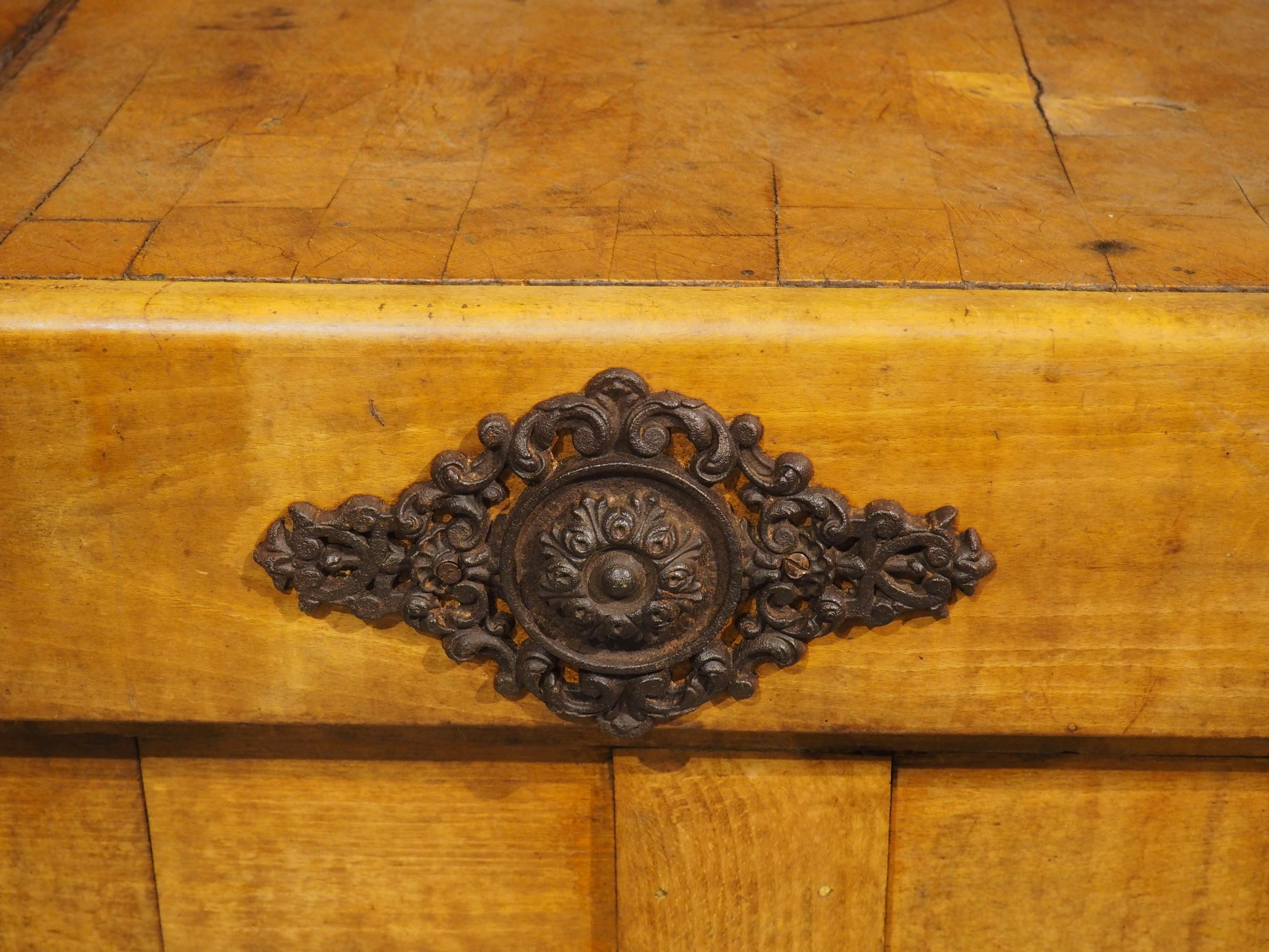 Antique French Mesa Doble de Bloque de Carnicero con Monturas de Hierro, Circa 1920s en venta 6