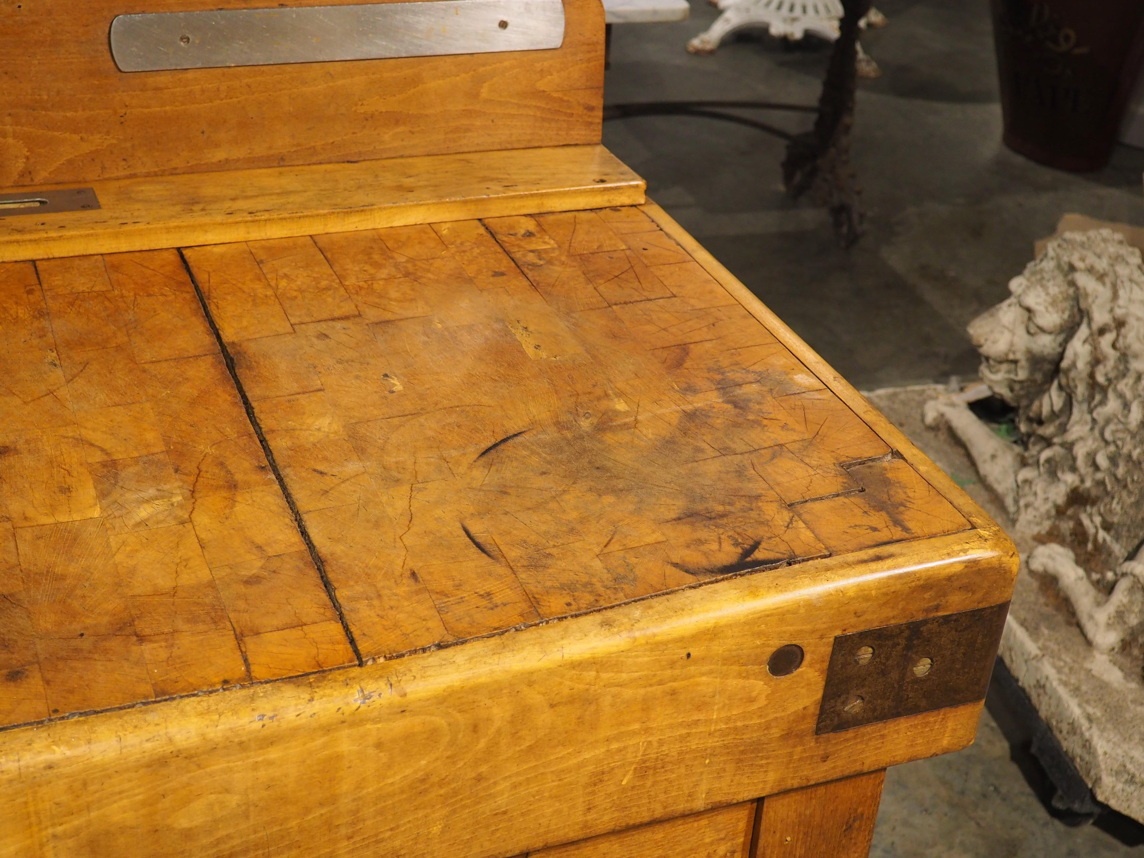 Antique French Mesa Doble de Bloque de Carnicero con Monturas de Hierro, Circa 1920s en venta 7