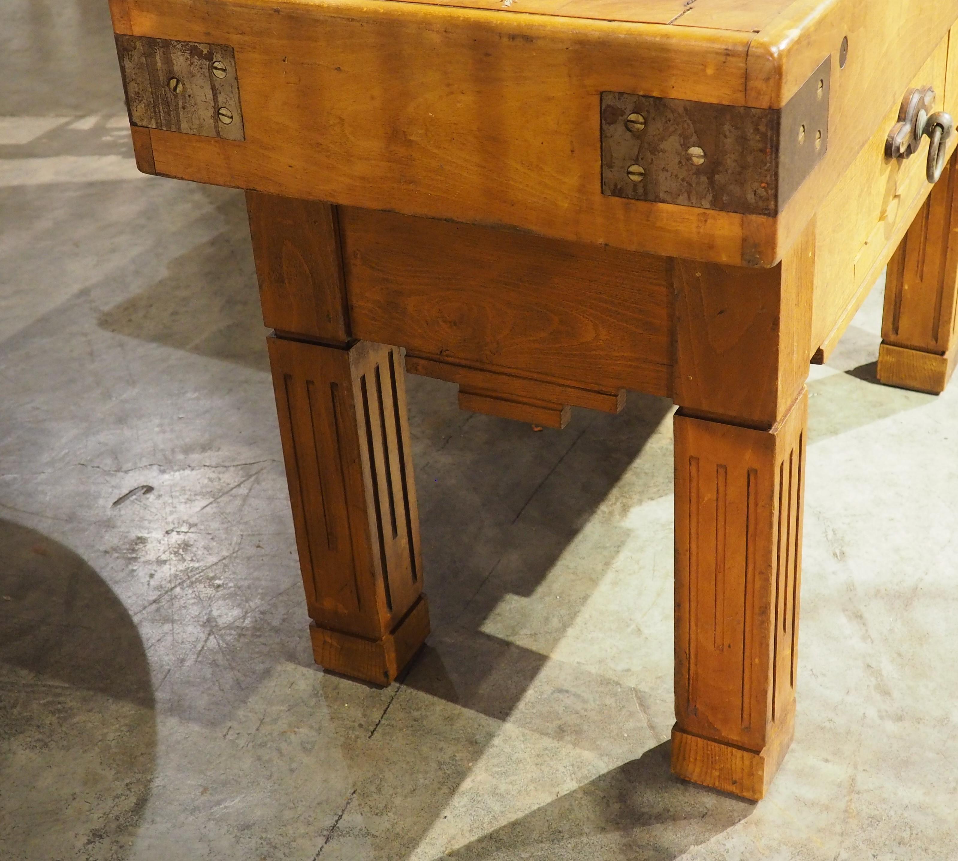 Antique French Mesa Doble de Bloque de Carnicero con Monturas de Hierro, Circa 1920s en venta 12