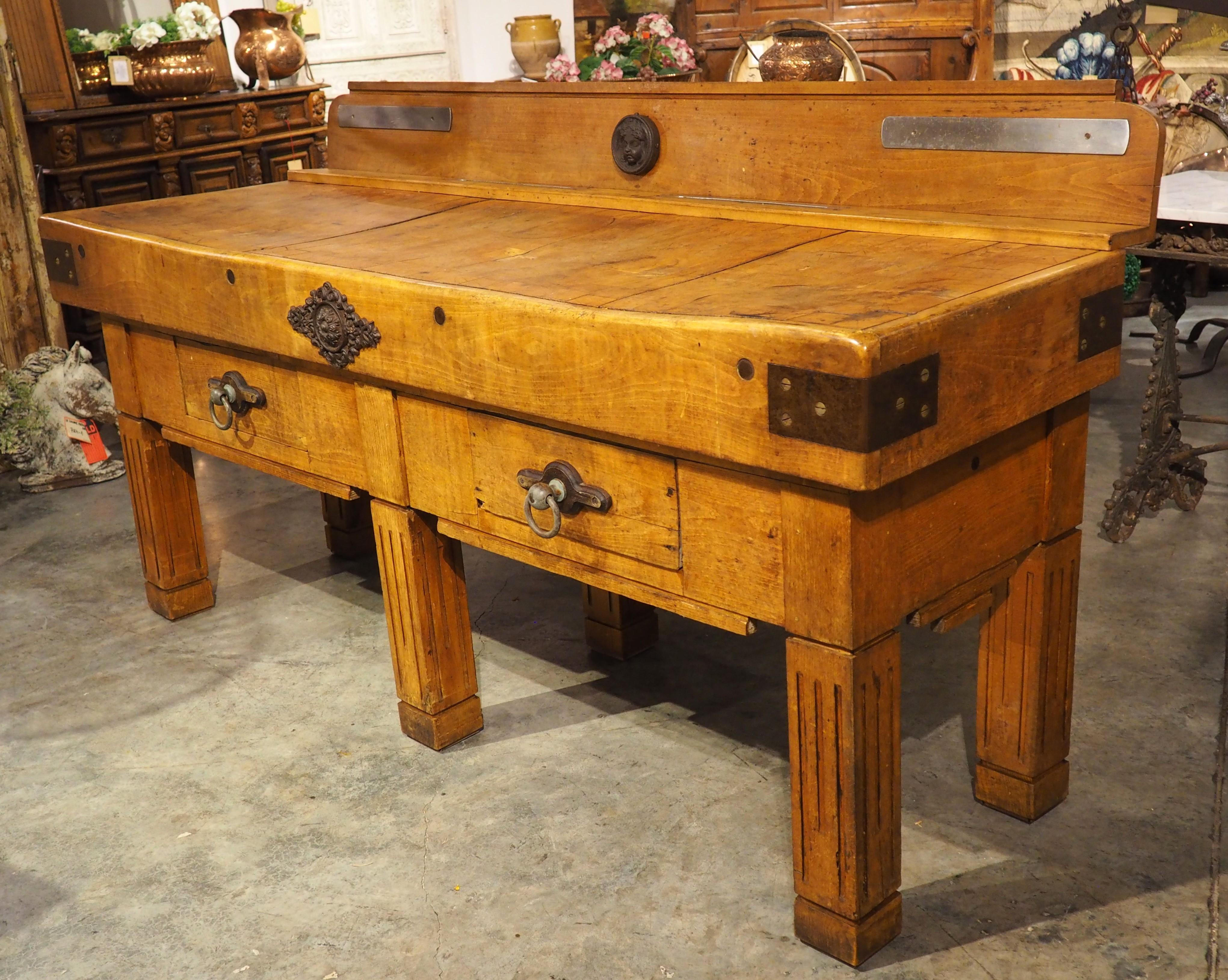 Antique French Mesa Doble de Bloque de Carnicero con Monturas de Hierro, Circa 1920s principios del siglo XX en venta