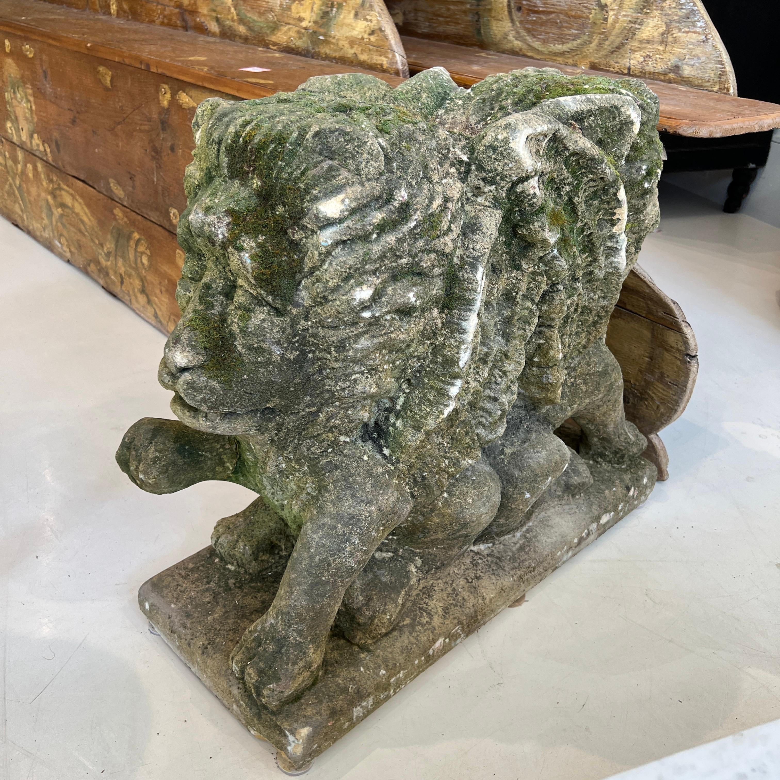 Antique French León Alado de Dos Caras en Piedra siglo XIX en venta