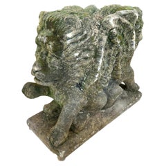 Antique French León Alado de Dos Caras en Piedra