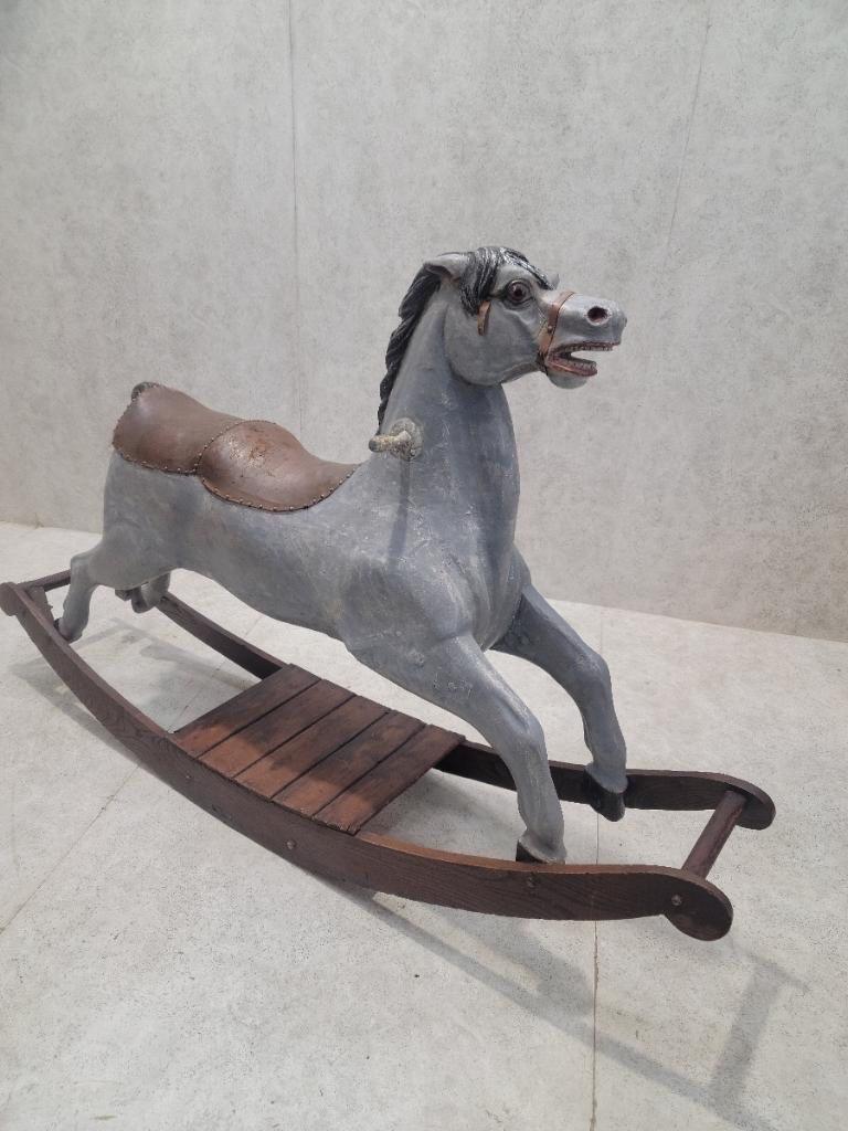Français Carrousel à bascule à deux places anciennement français en vente