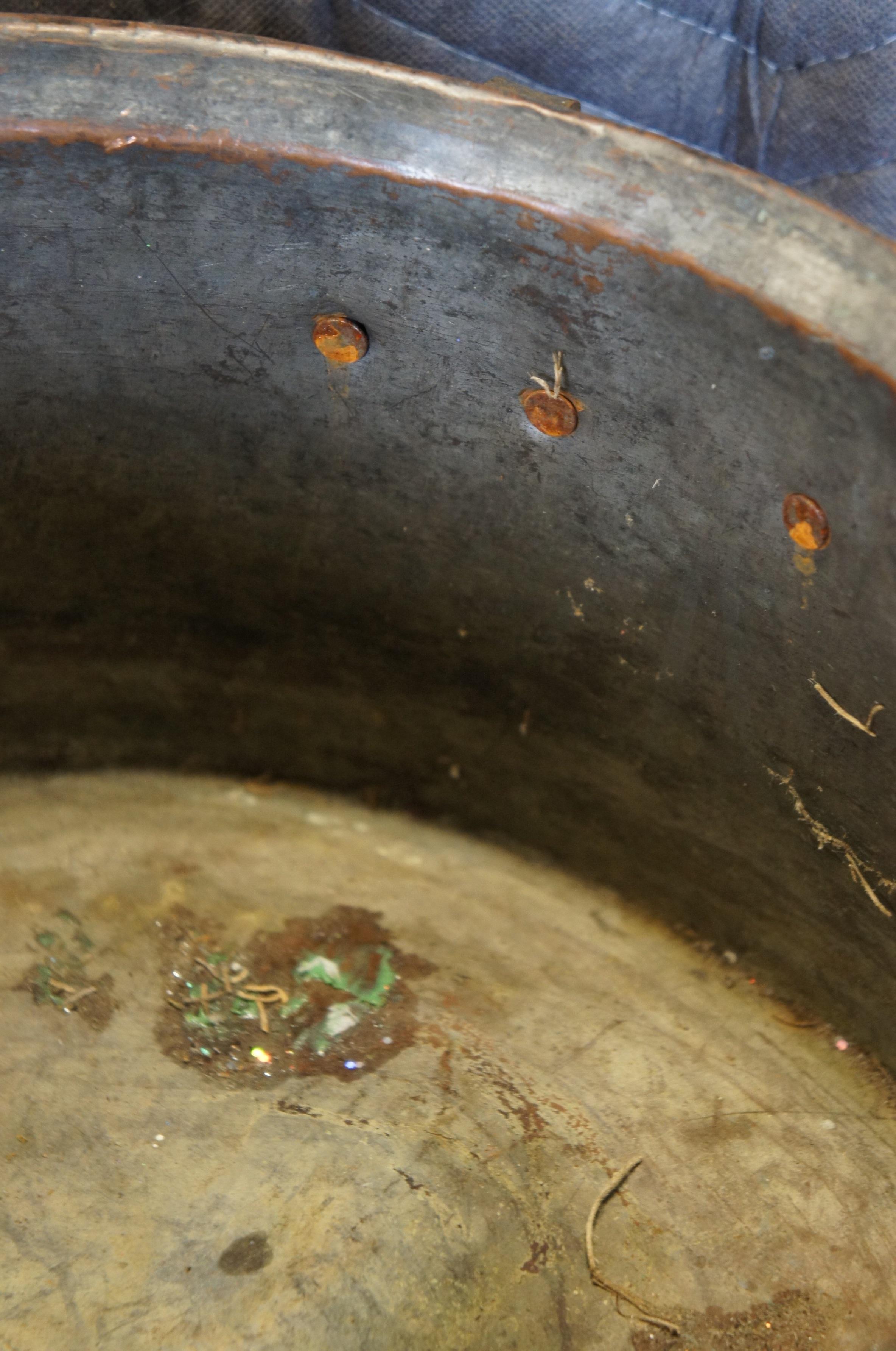 Ancienne bouilloire à chaudron en cuivre à queue d'aronde, poignées en fer 14 po. en vente 2