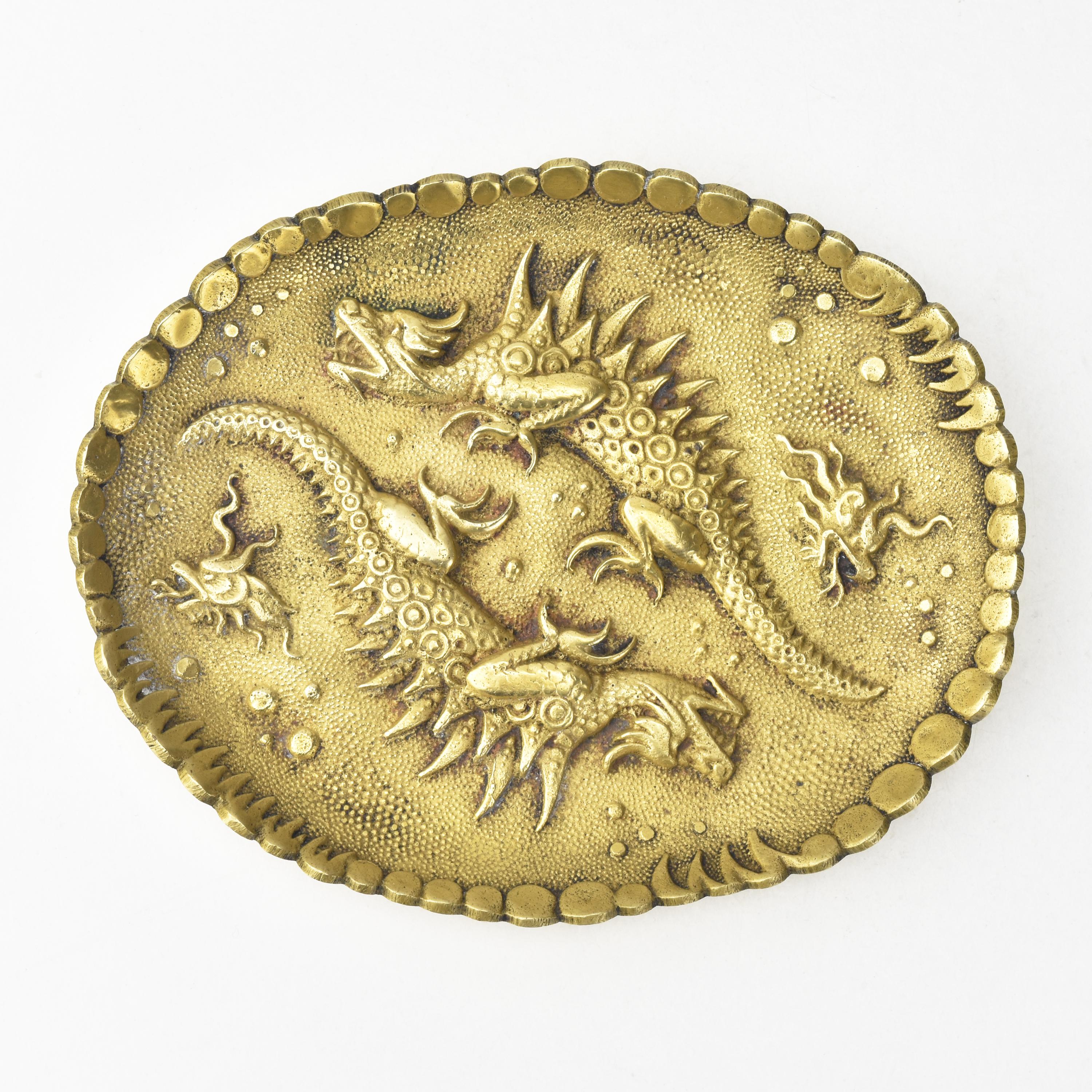 Das antike Jugendstil-Kartentablett aus französischer Bronze, auch bekannt als Vide-Poche