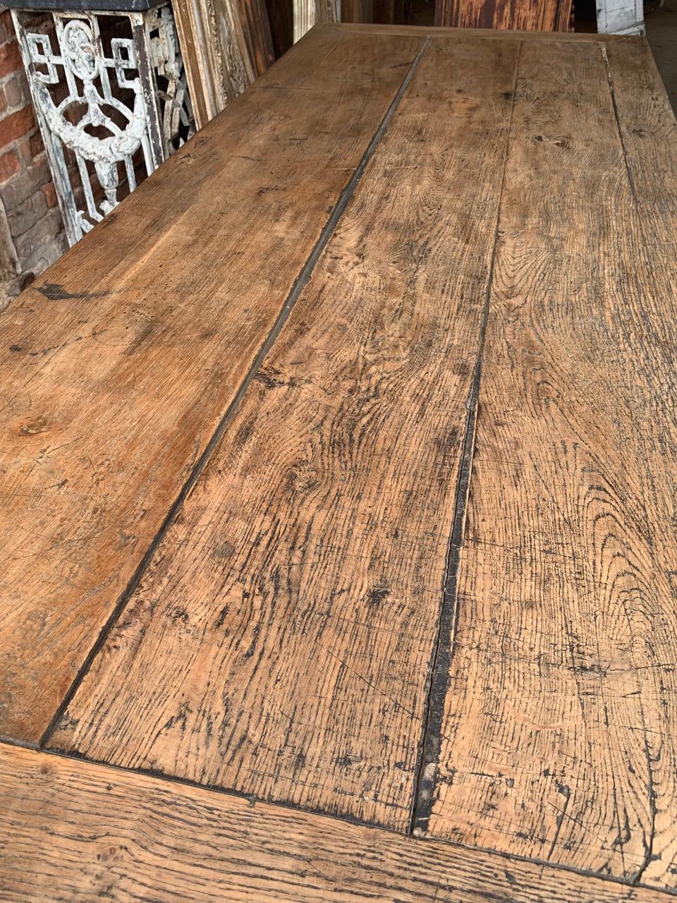 Antique French Drapers Table In Distressed Condition In Ongar, GB