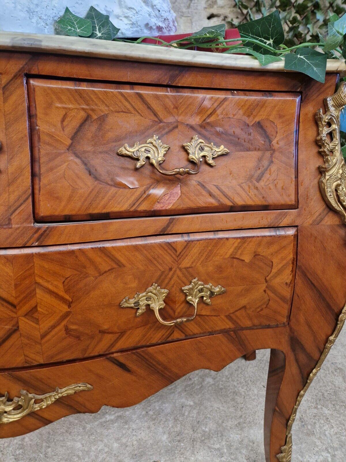Antique French Dresser Bombe Louis XV Commode In Good Condition For Sale In Buxton, GB