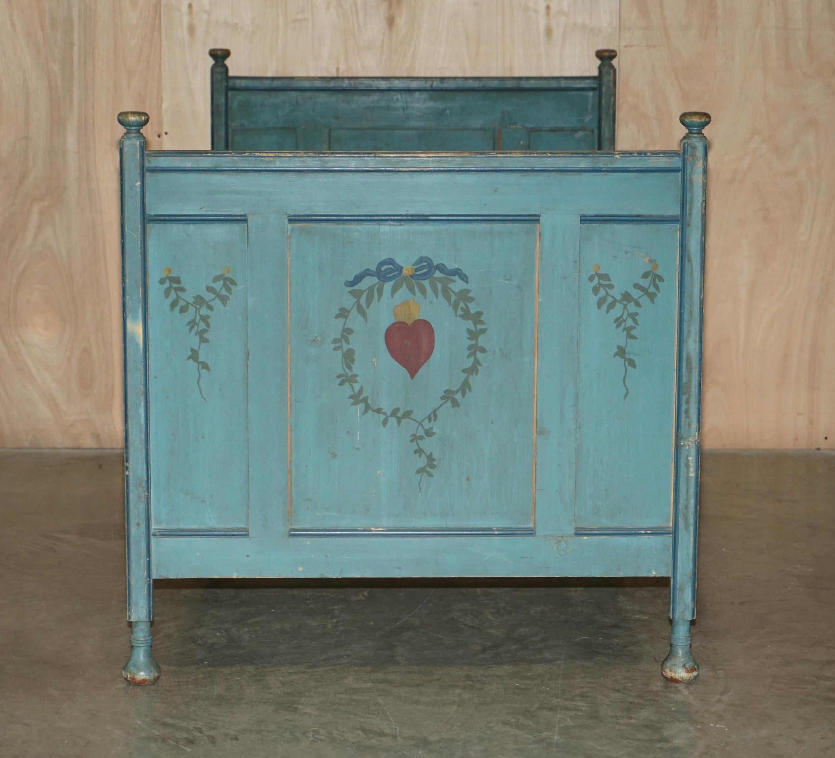 ANTIQUE FRENCH DUCK EGG BLUE HAND PAiNTED ORNATELY DECORATED BED FRAME IN OAK For Sale 4