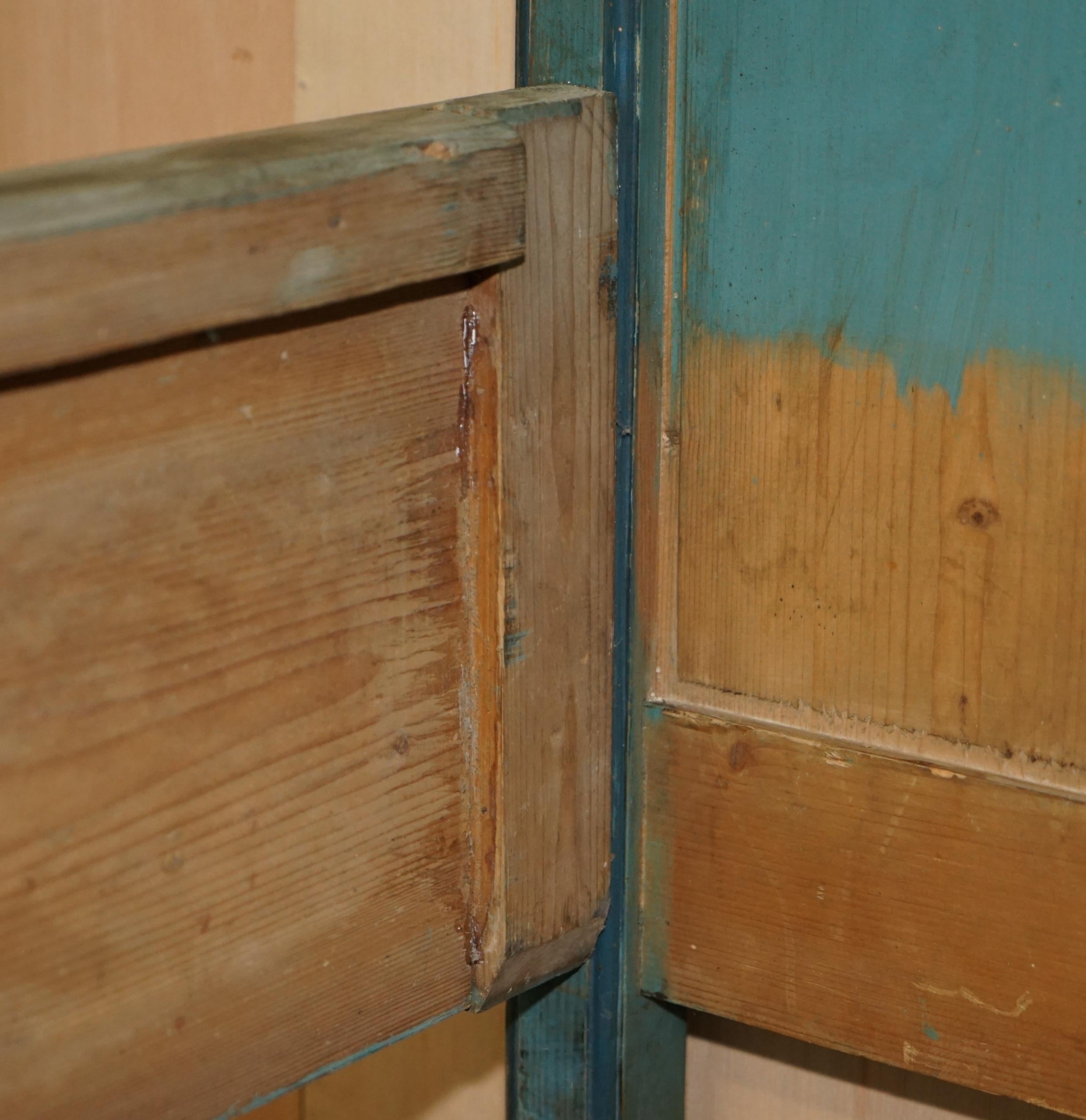 ANTIQUE FRENCH DUCK EGG BLUE HAND PAiNTED ORNATELY DECORATED BED FRAME IN OAK im Angebot 8
