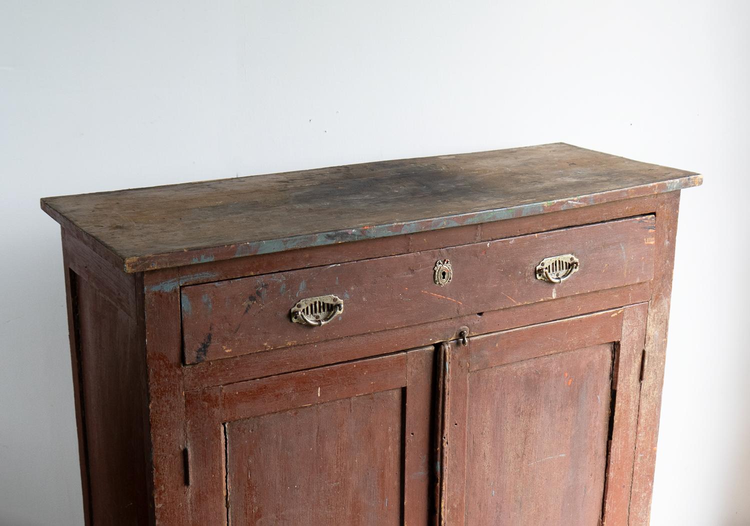 Antique French, mobile buffet in noce dipinto di rosso mattone scuro, XIX secolo in vendita 1
