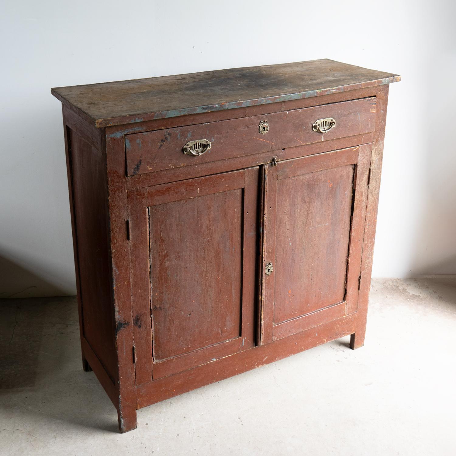 Antique French, mobile buffet in noce dipinto di rosso mattone scuro, XIX secolo in vendita 2