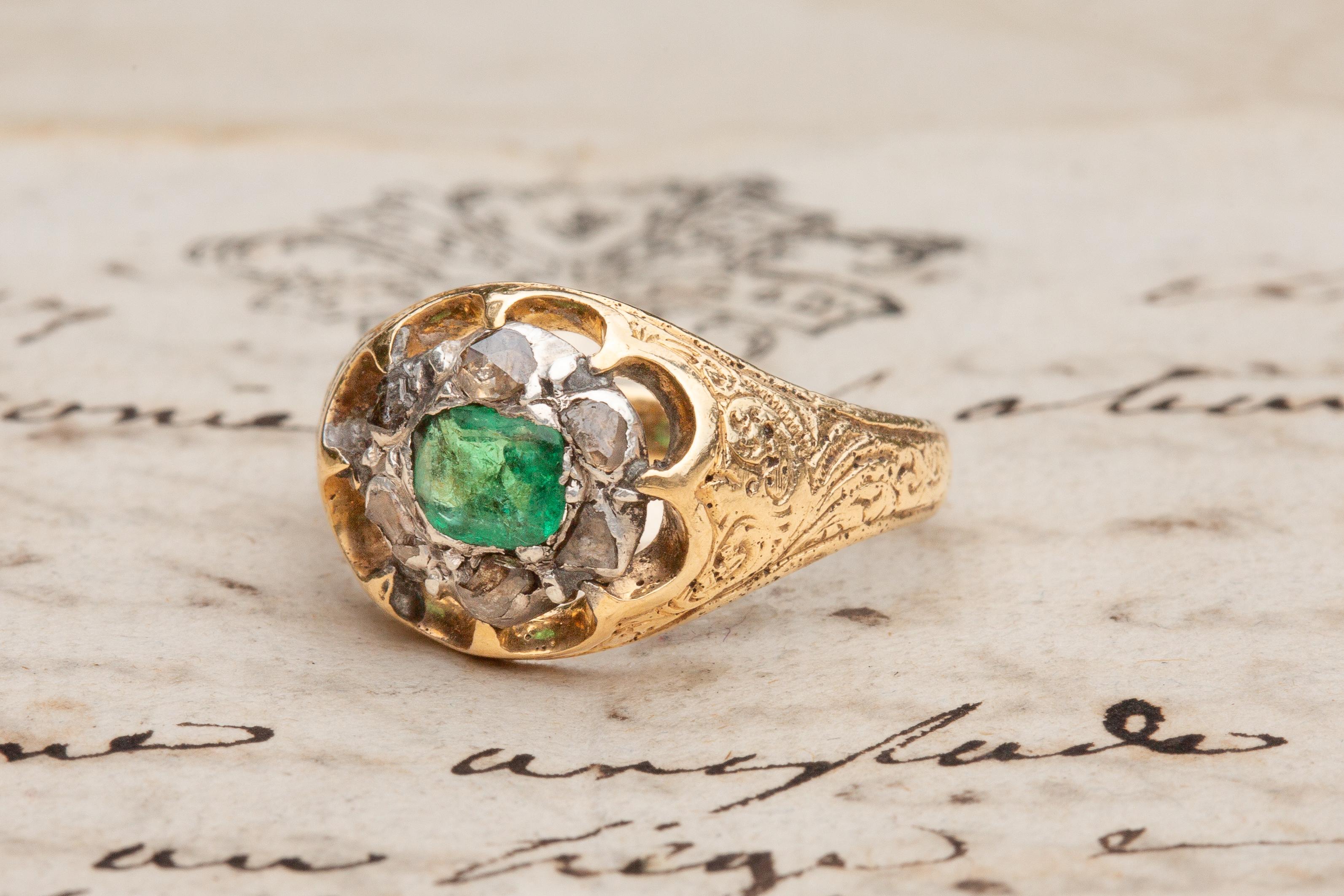 Georgian Antique French Early 19th Century Emerald and Rose Cut Diamond Gold Cluster Ring For Sale