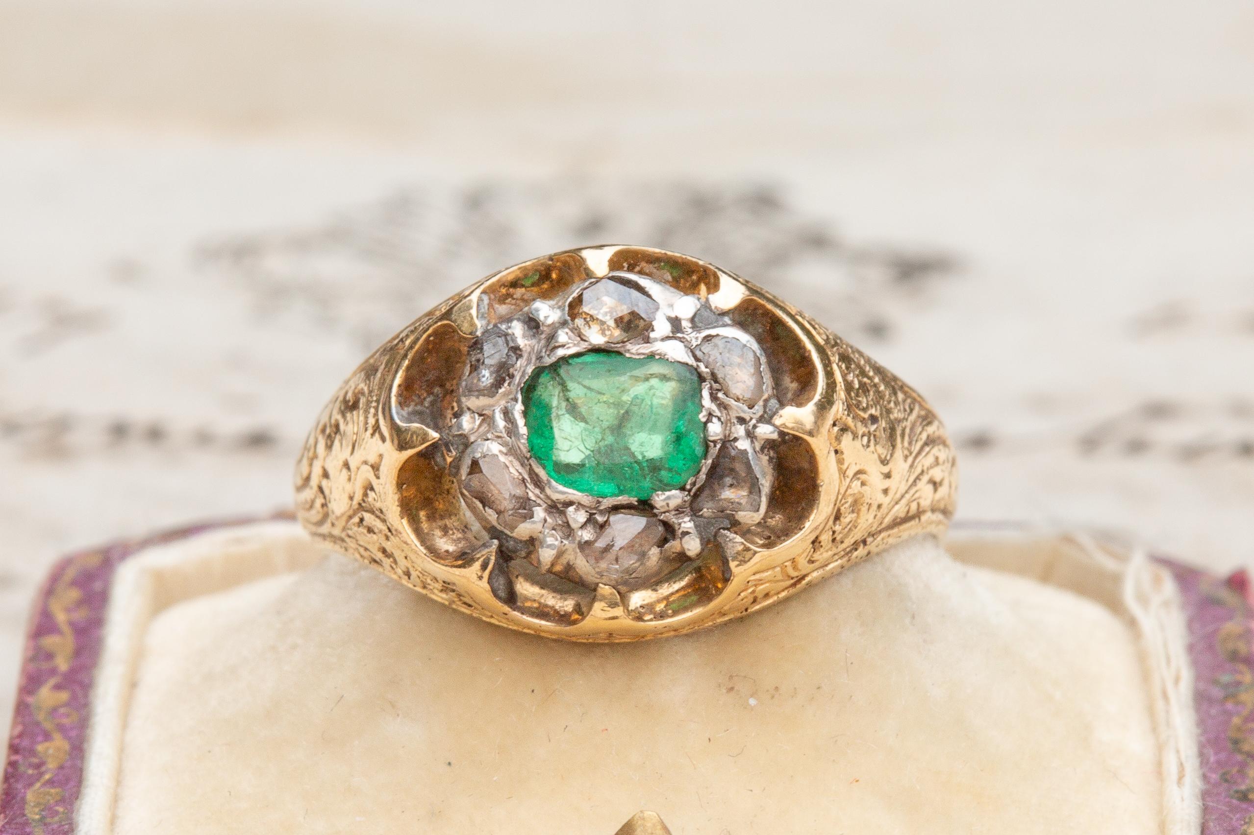Antiker französischer Gold-Cluster-Ring mit Smaragd und Diamant im Rosenschliff aus dem frühen 19. Jahrhundert 3