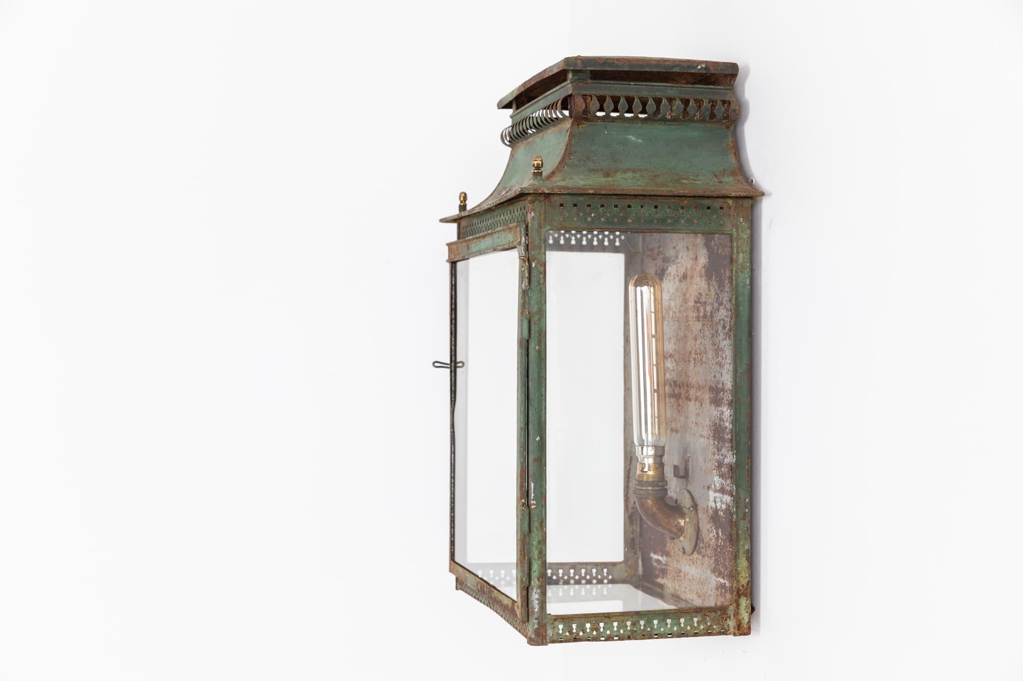 Antique French Early 20th Century Toleware Painted Metal Wall Lantern, C.1910 In Fair Condition In London, GB