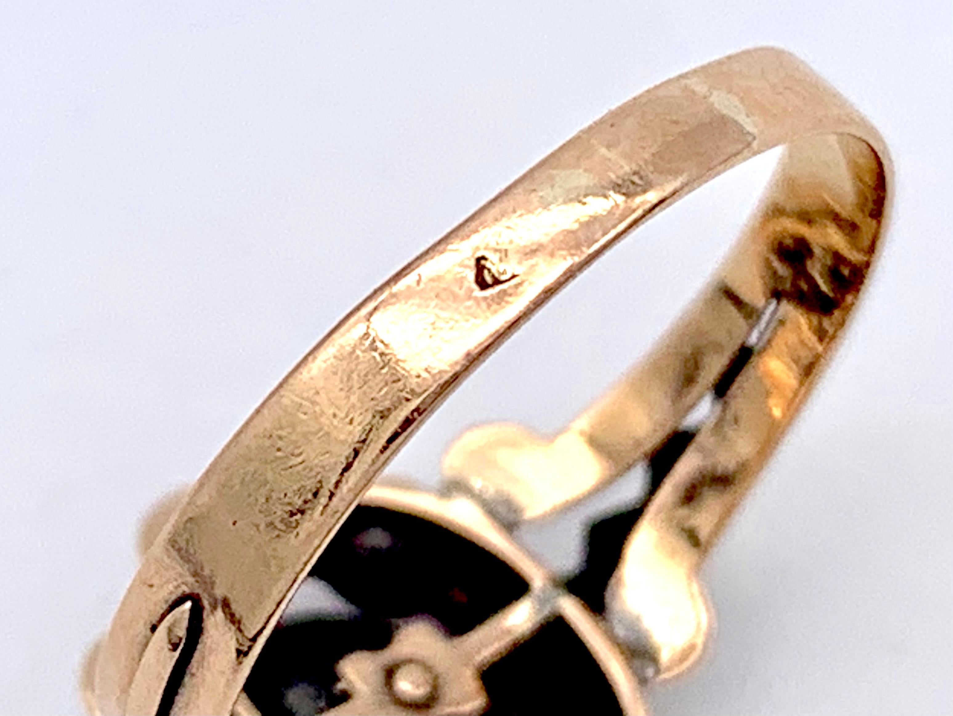 Antique French Early Nineteenth Century 18 Karat Gold Ring Garnets of Perpignan In Good Condition For Sale In Munich, Bavaria