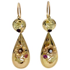 Boucles d'oreilles françaises anciennes en or 18 carats, améthyste, perles et fleurs de trois couleurs