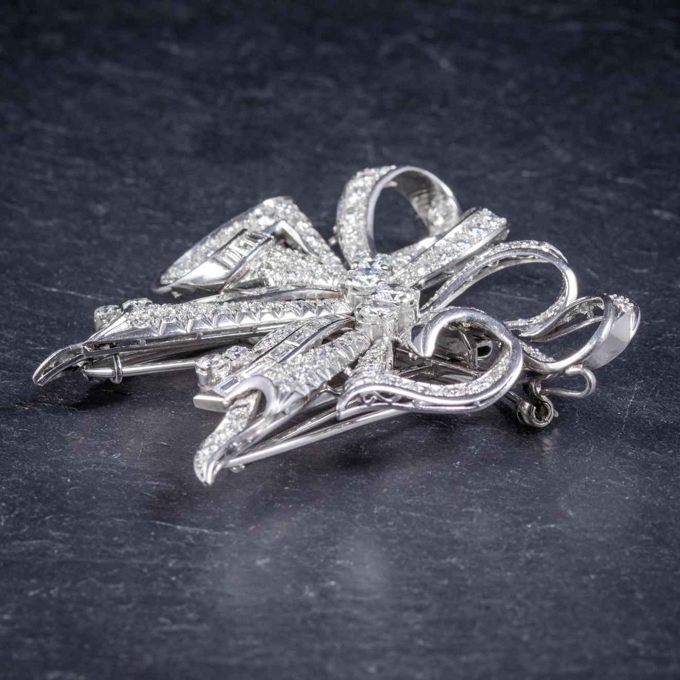 Antique French Edwardian 15 Carat Diamond Platinum circa 1915 Double Clip Brooch In Excellent Condition For Sale In Lancaster , GB