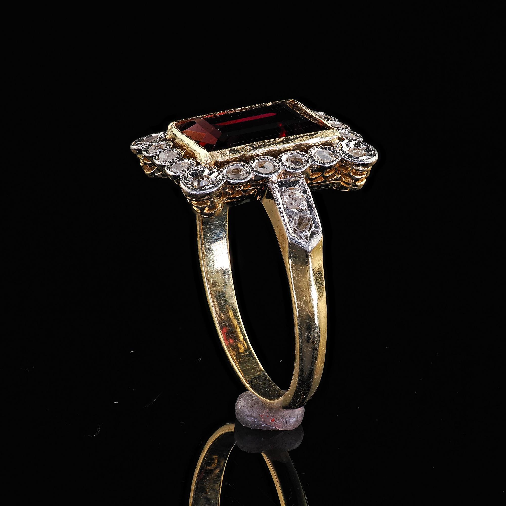 Antique French Edwardian 18K Yellow Gold Rose Cut Diamond Garnet Engagement Ring For Sale 5