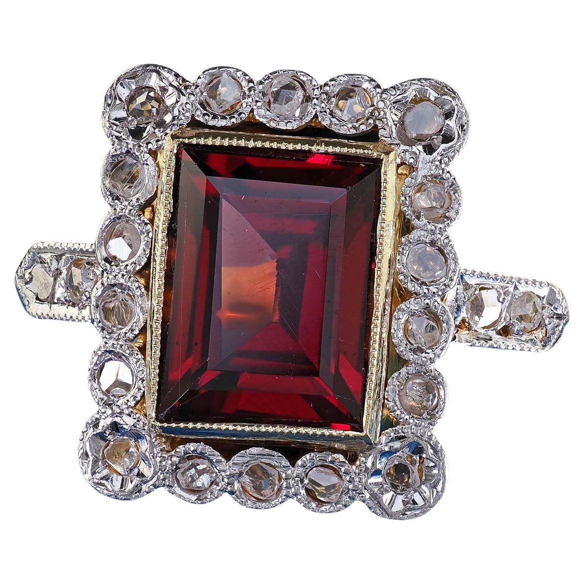 Antiker französischer edwardianischer Verlobungsring aus 18 Karat Gelbgold mit Diamanten im Rosenschliff und Granat