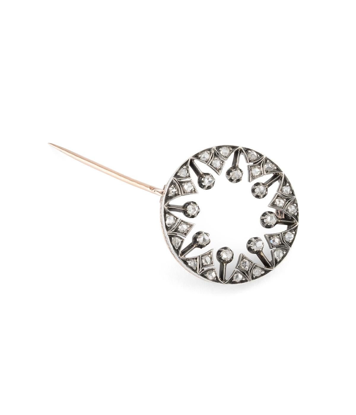 Broche édouardienne française ancienne en or rose 18 carats, argent et diamants en vente 1
