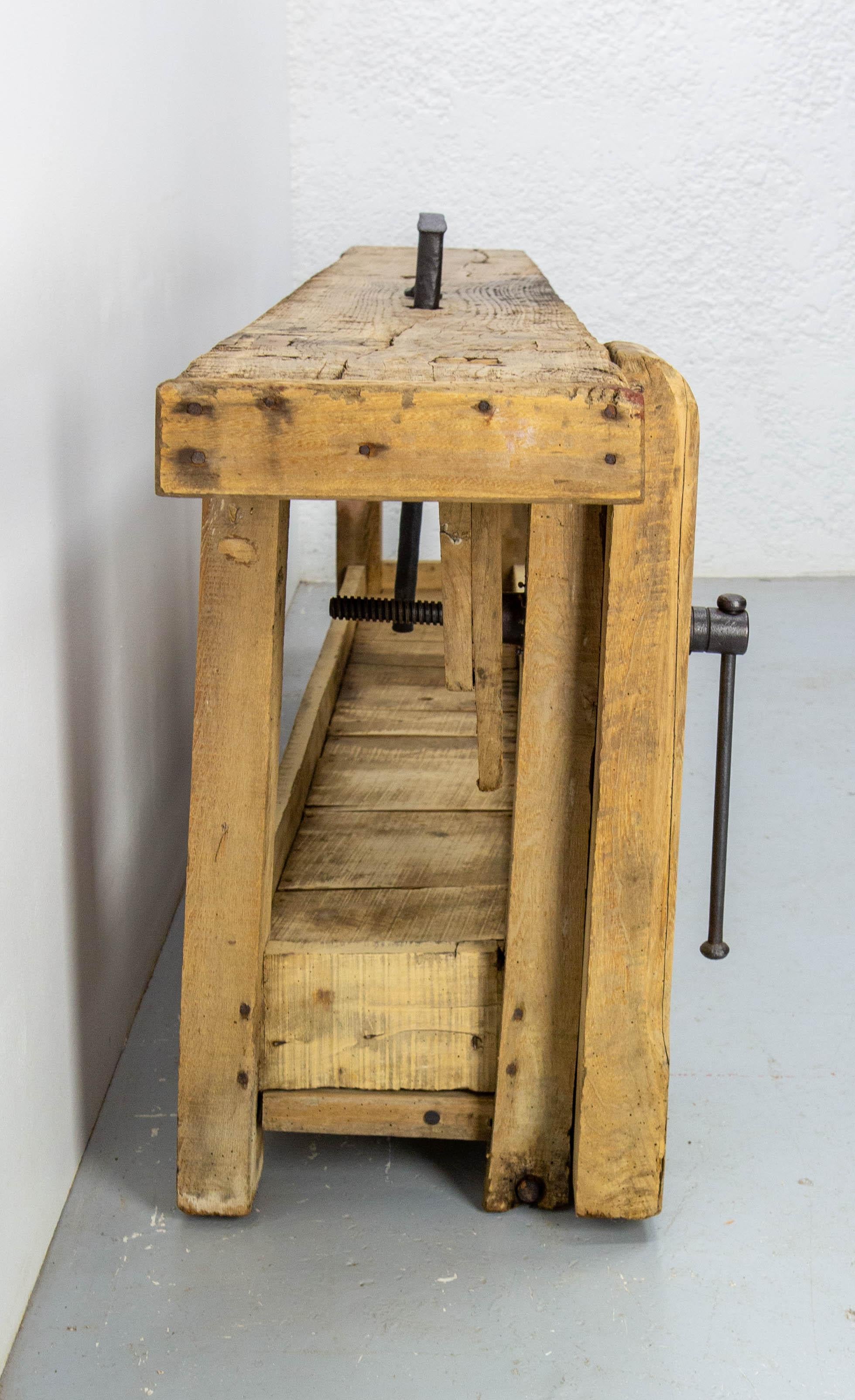 Antike Französisch Elm Carpenter's Work Oak Tisch Meuble De Metier um 1900 im Zustand „Gut“ im Angebot in Labrit, Landes