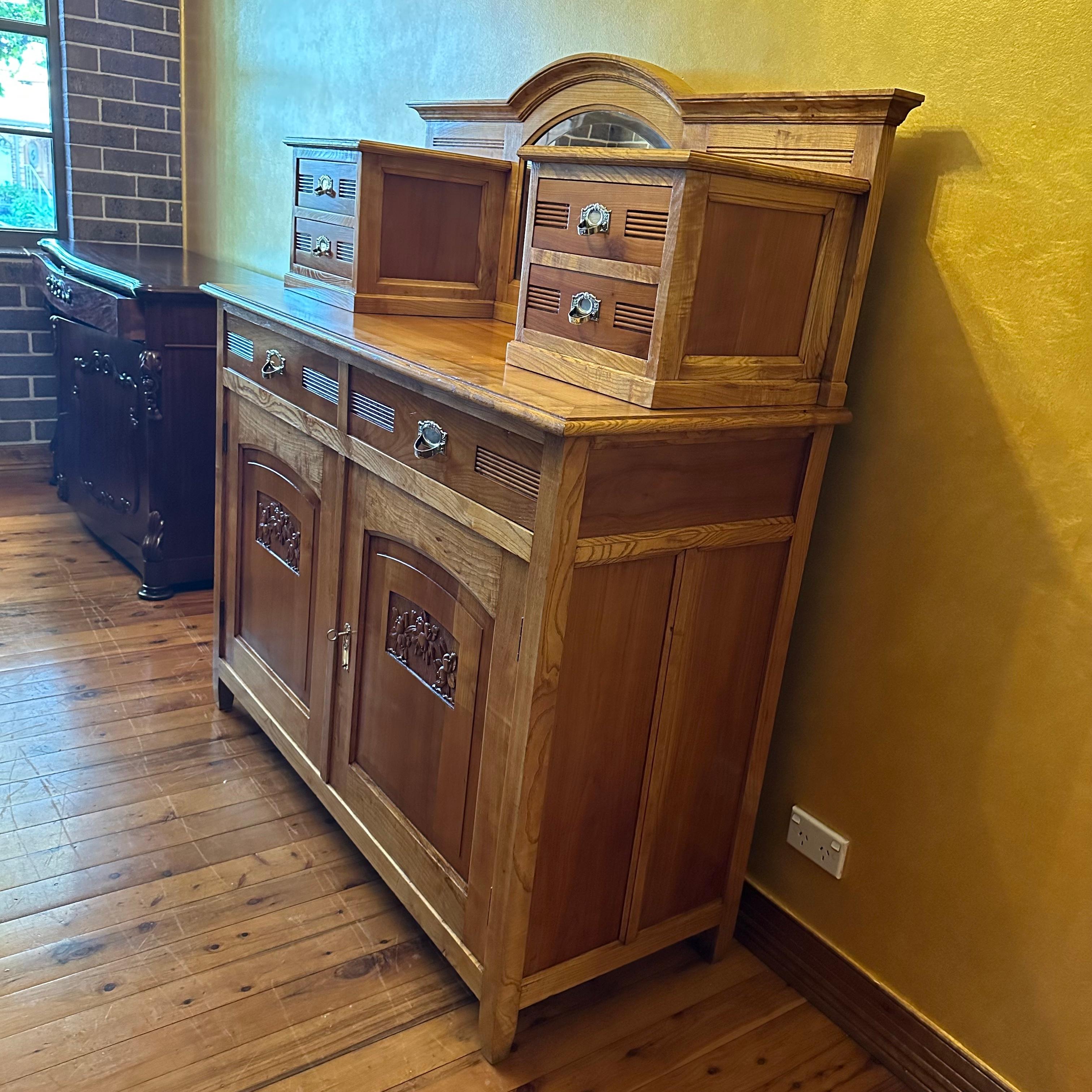 Antique French Elm Mirror Sideboard In Good Condition For Sale In EDENSOR PARK, NSW