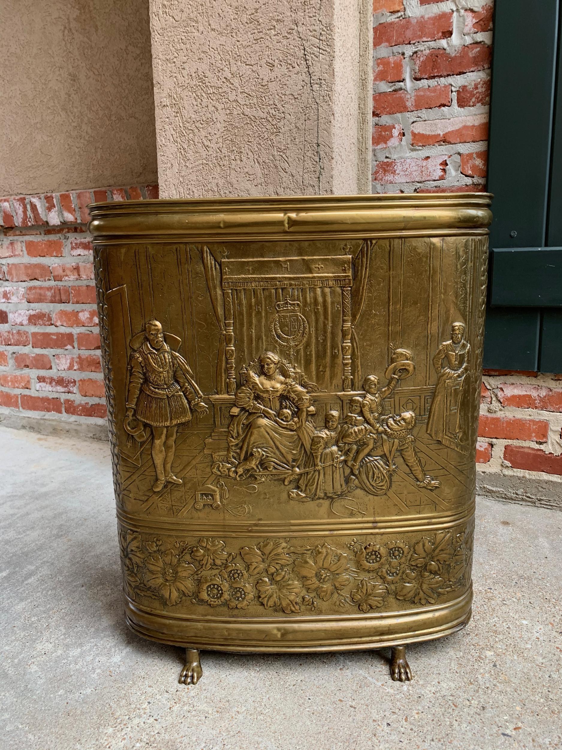 Antique French Embossed Brass Repousse Oval Umbrella Stand Renaissance In Good Condition In Shreveport, LA