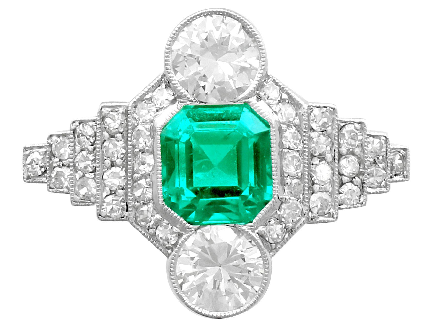 Antique French Emerald and 1.06 Carat Diamond Platinum Ring In Excellent Condition In Jesmond, Newcastle Upon Tyne