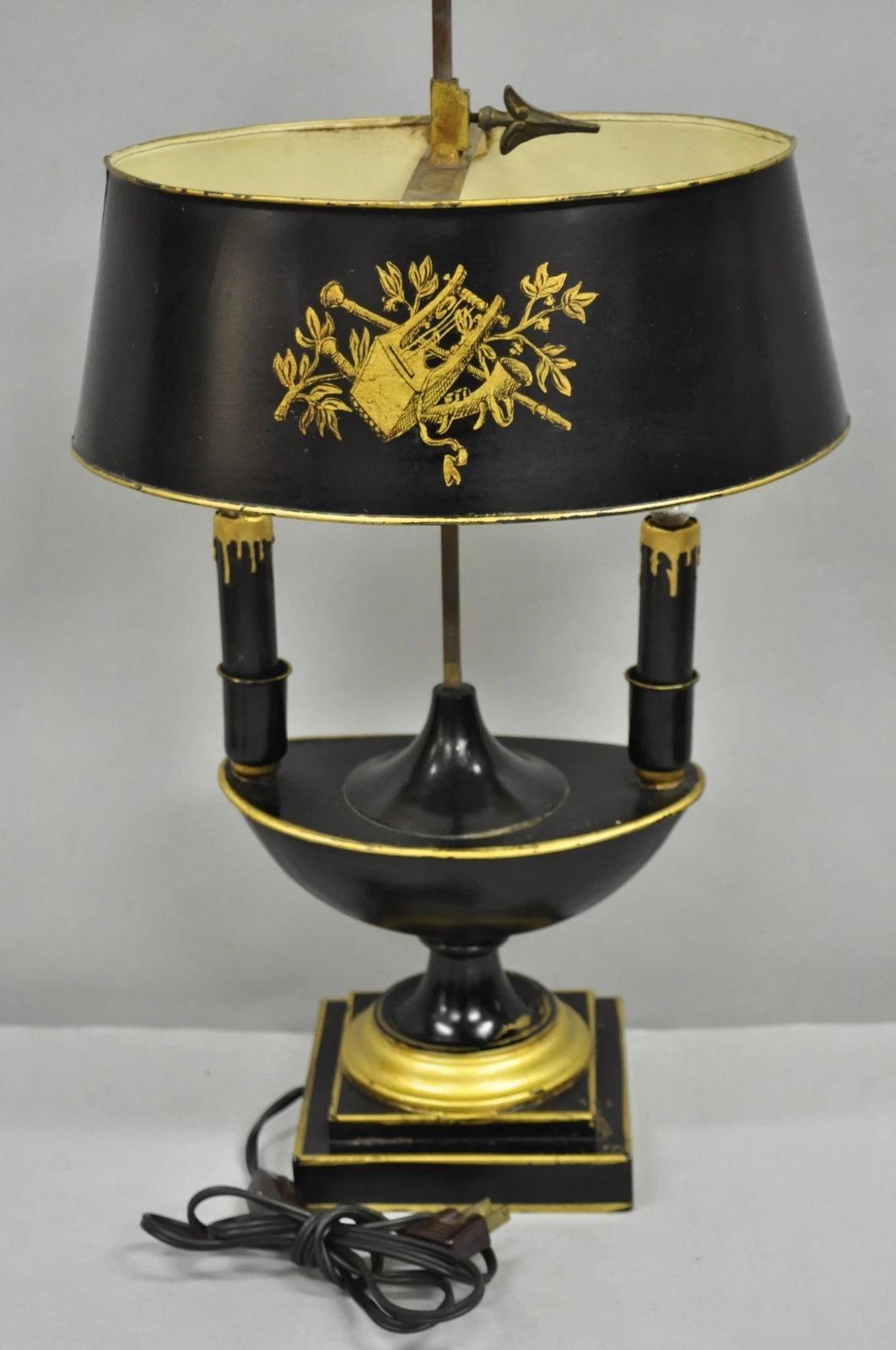 Antique lampe à poser Empire en métal noir et doré avec abat-jour en vente 3