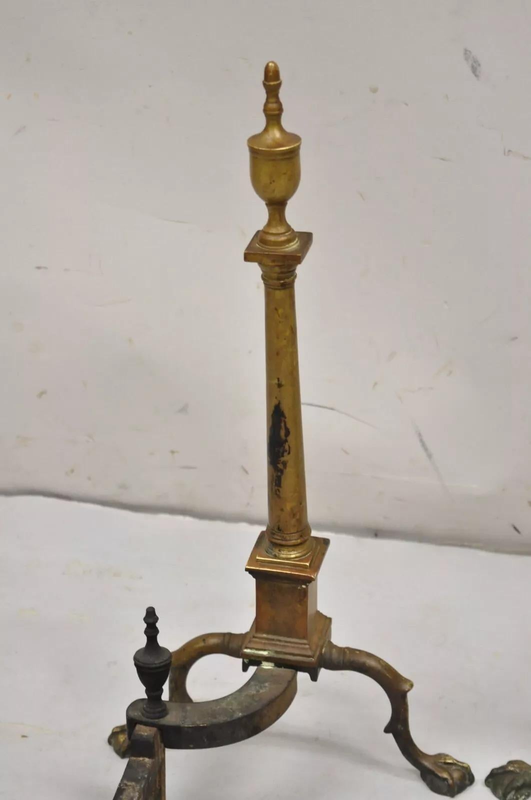 Antike französische Empire-Feuerböcke aus Messing und Bronze mit Urnenaufsatz und schlanken Säulen - ein Paar im Angebot 5