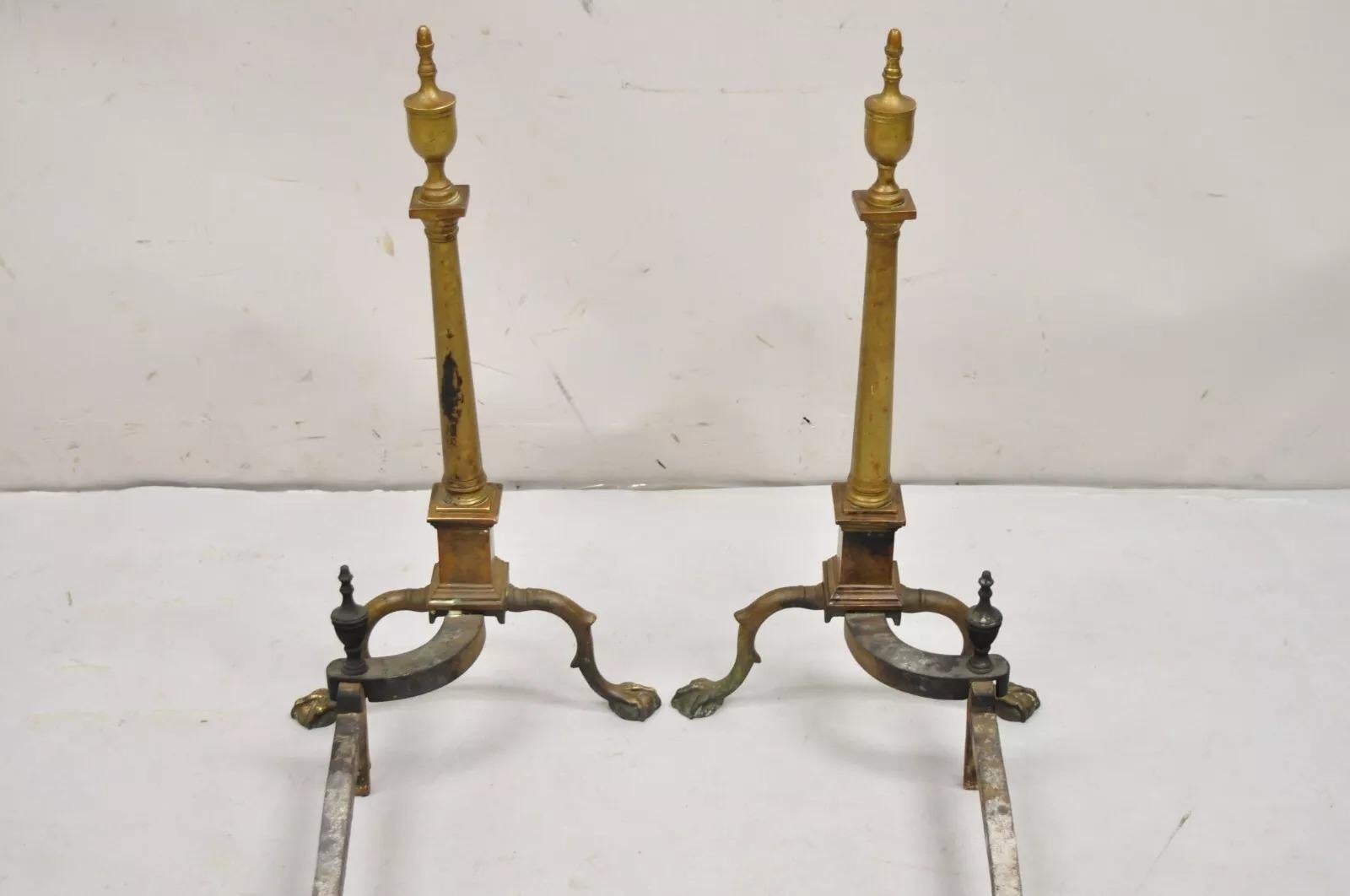 Antike französische Empire-Feuerböcke aus Messing und Bronze mit Urnenaufsatz und schlanken Säulen - ein Paar im Angebot 4