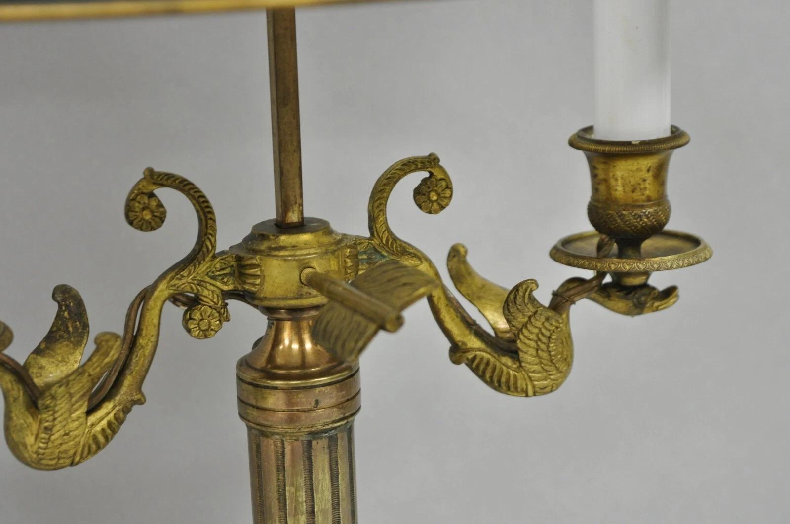 Antique French Empire Bronce Cisnes Verde Tole Pantalla Metal Lámpara de Mesa Bouillotte en venta 1